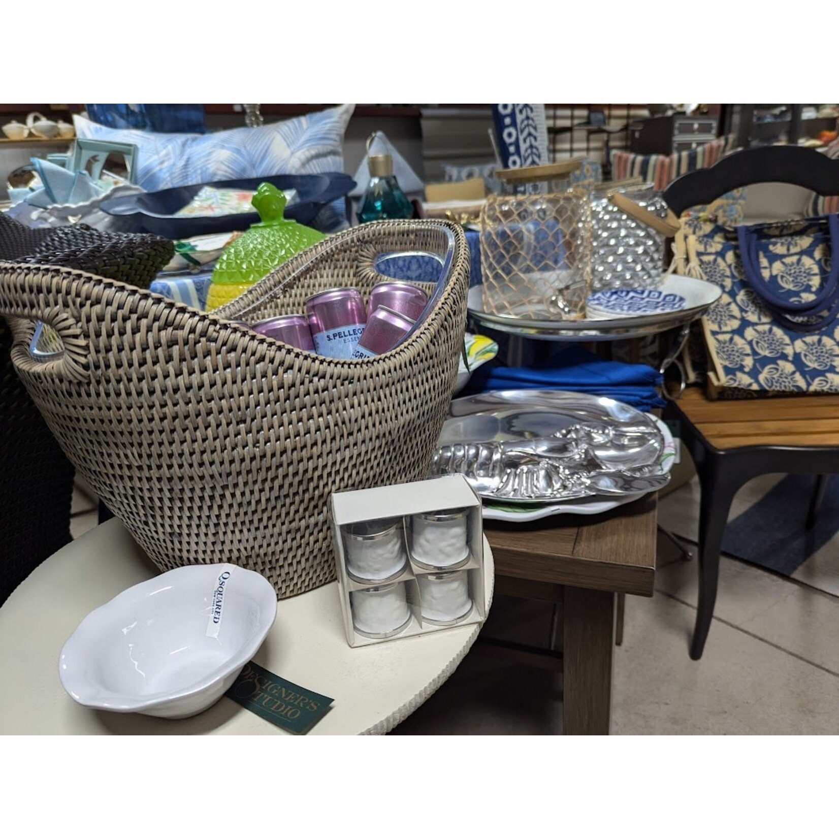 Golden Rabbit White Enamel-Coated Steel Napkin Rings - Set of 4