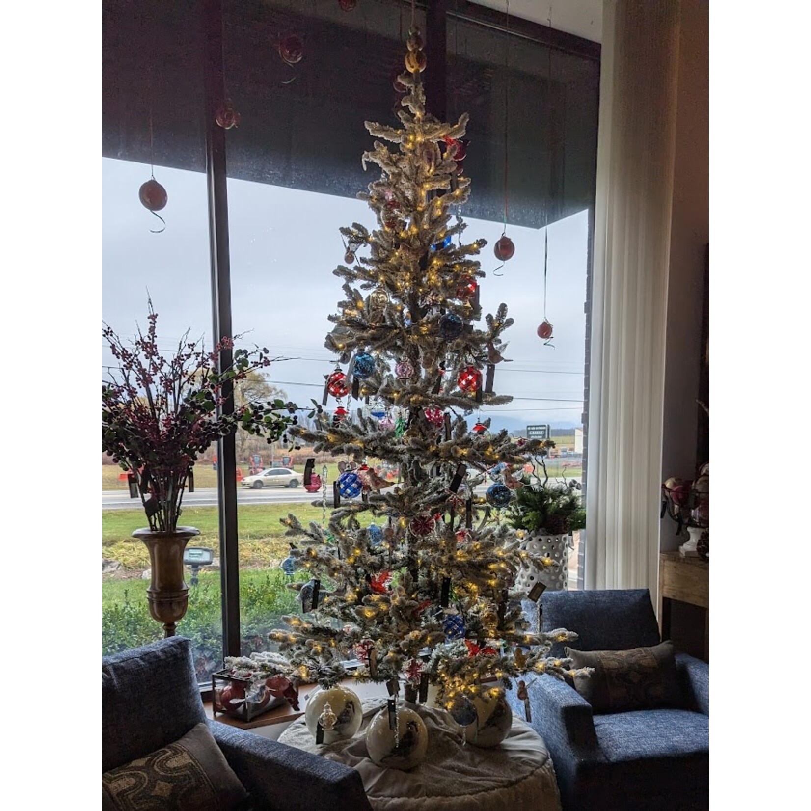 Shishi LLC Bullfinch Bird Ball Ornament