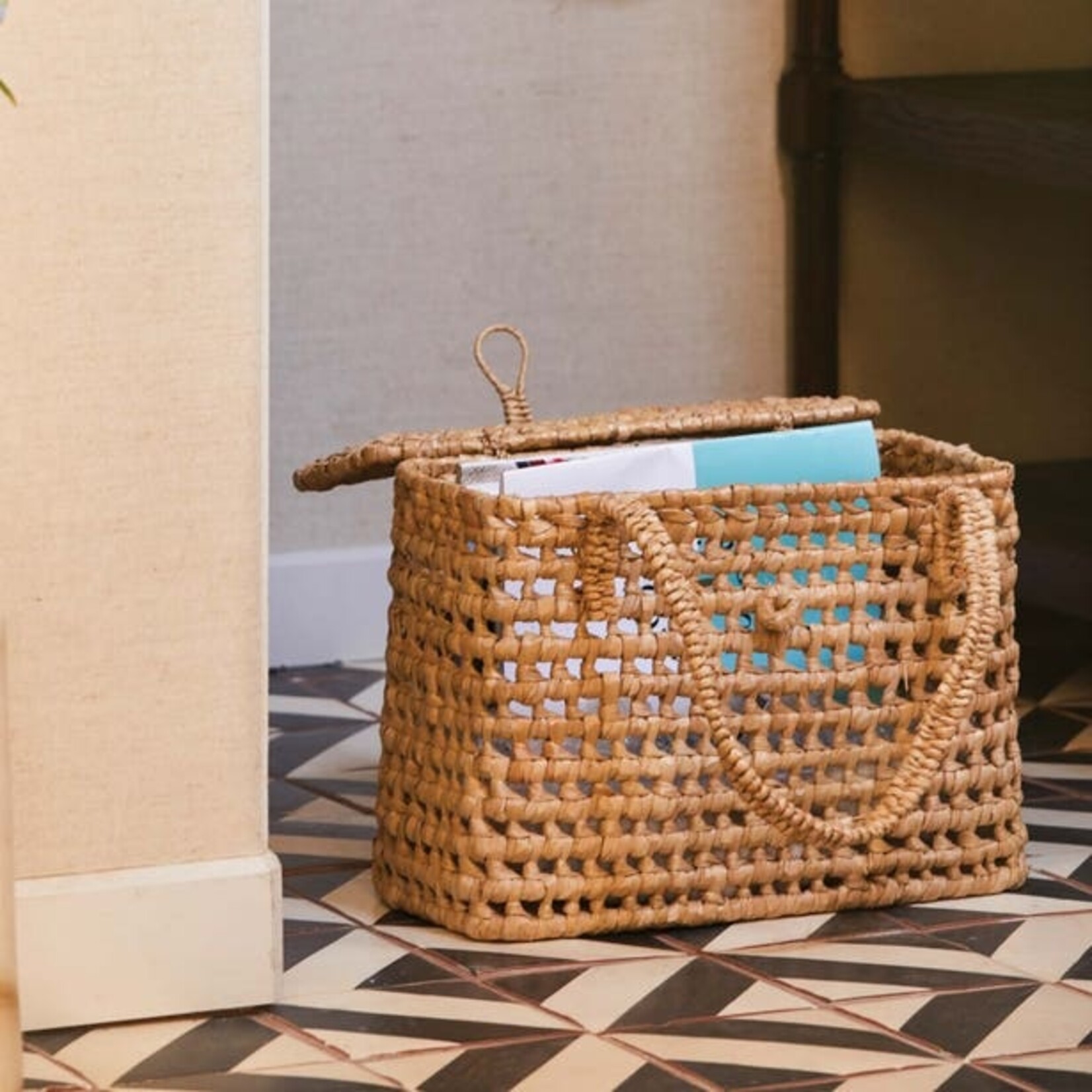 Pigeon and Poodle Kosta Natural Woven Seagrass Basket