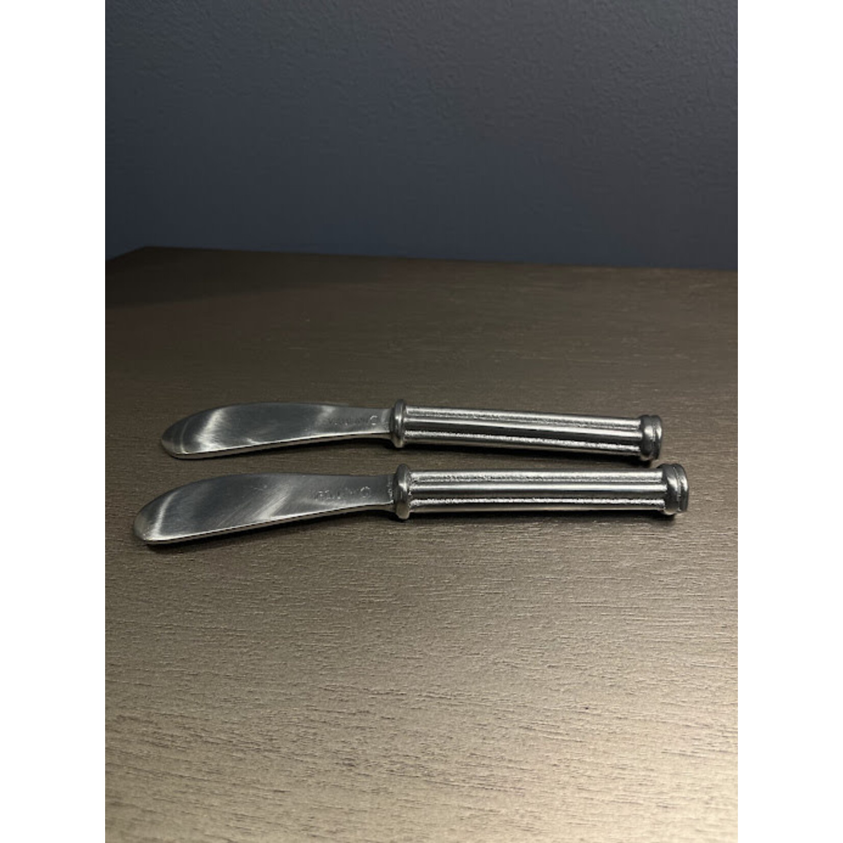Mariposa Classic Spreader