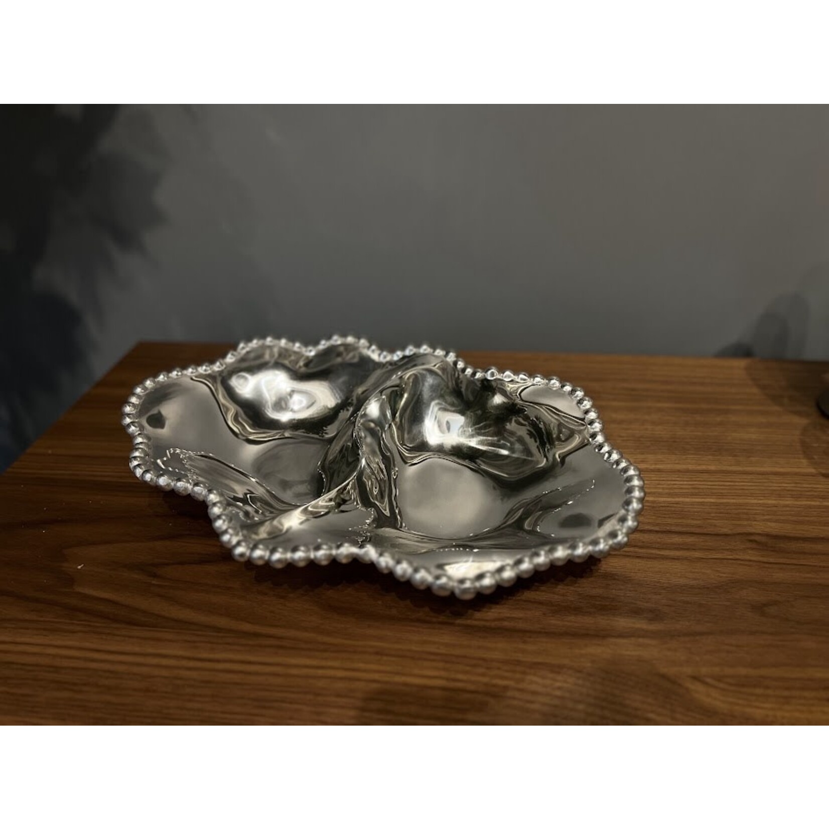 Mariposa Pearled Wavy Sectional Server