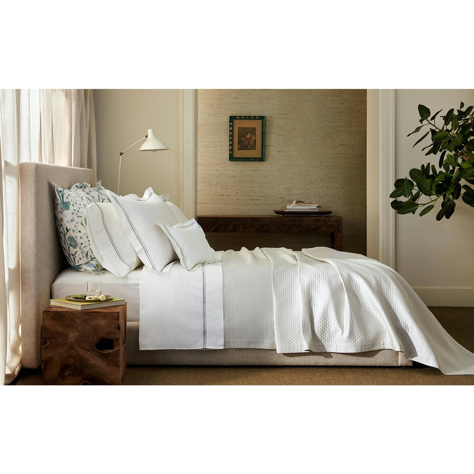 Matouk Essex Standard Pillowcase Pair Navy