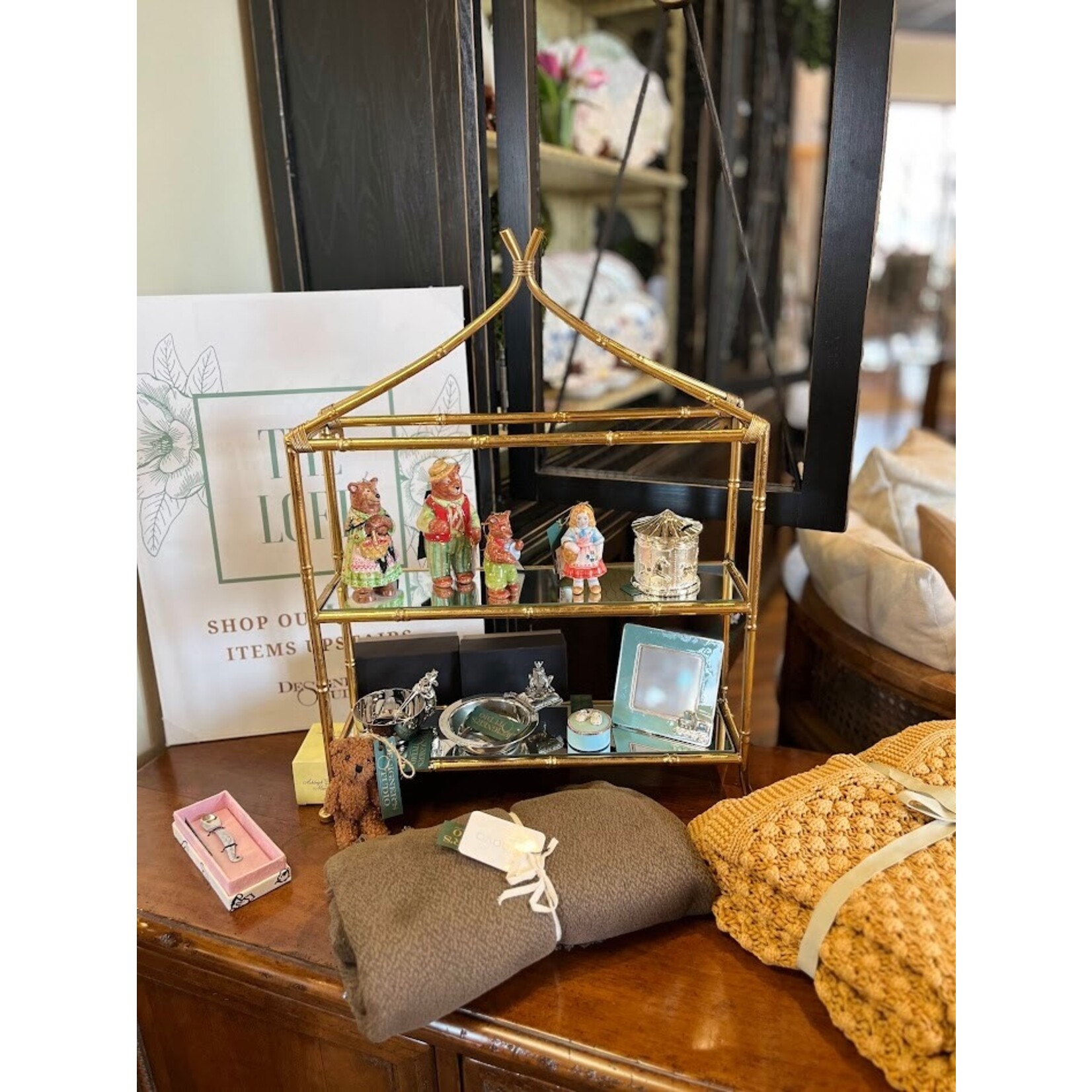 Napa Home and Garden Daphne 2 Tier Curio Shelf