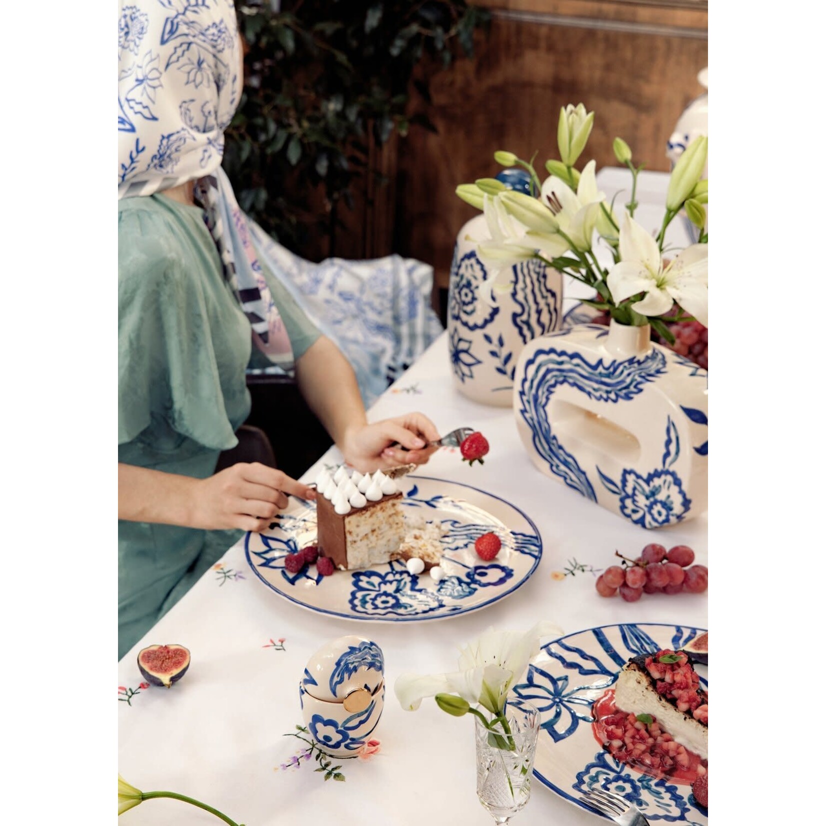 Gunia Project Semiporcelain Hand Painted Floral Indigo Plate 12.5"