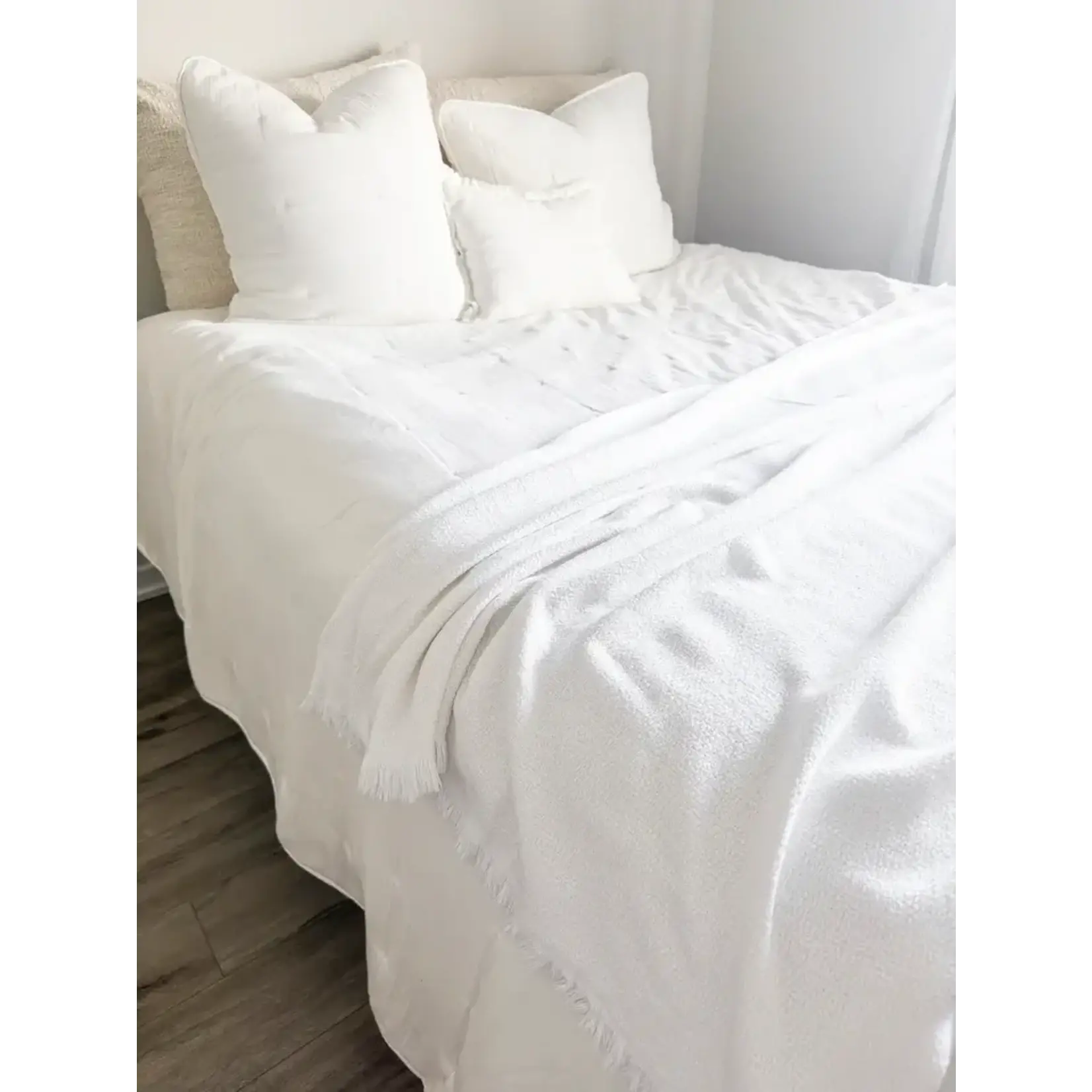 Anaya Blissful Bamboo White Throw Blanket