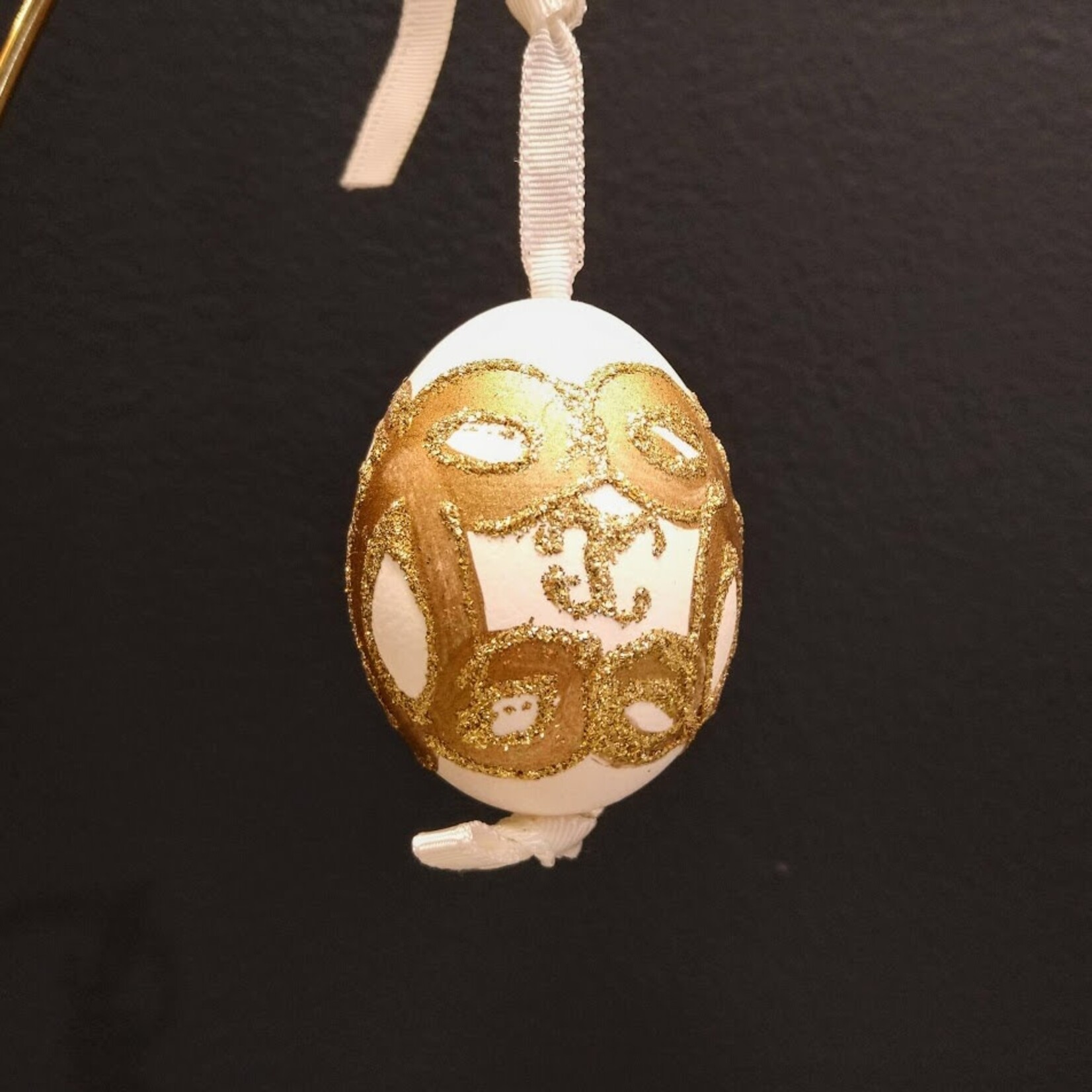 Peter Priess White & Gold Egg