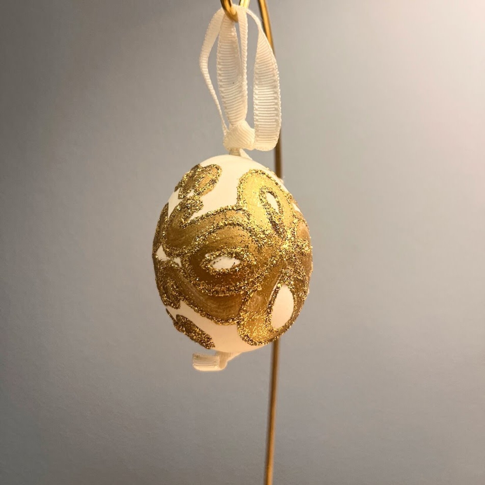 Peter Priess White & Gold Egg