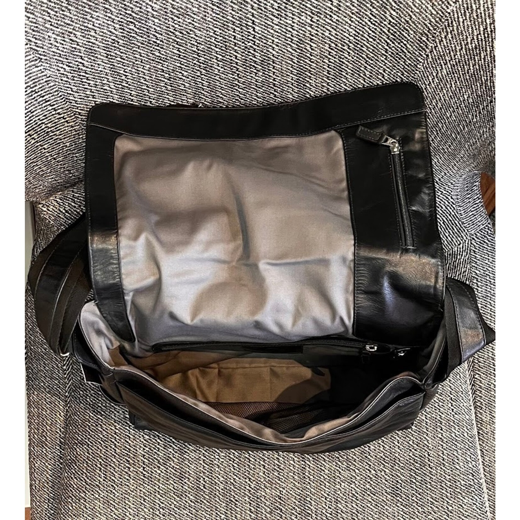 John Cole Crinkled Ryan Messenger Satchel Handbag Black
