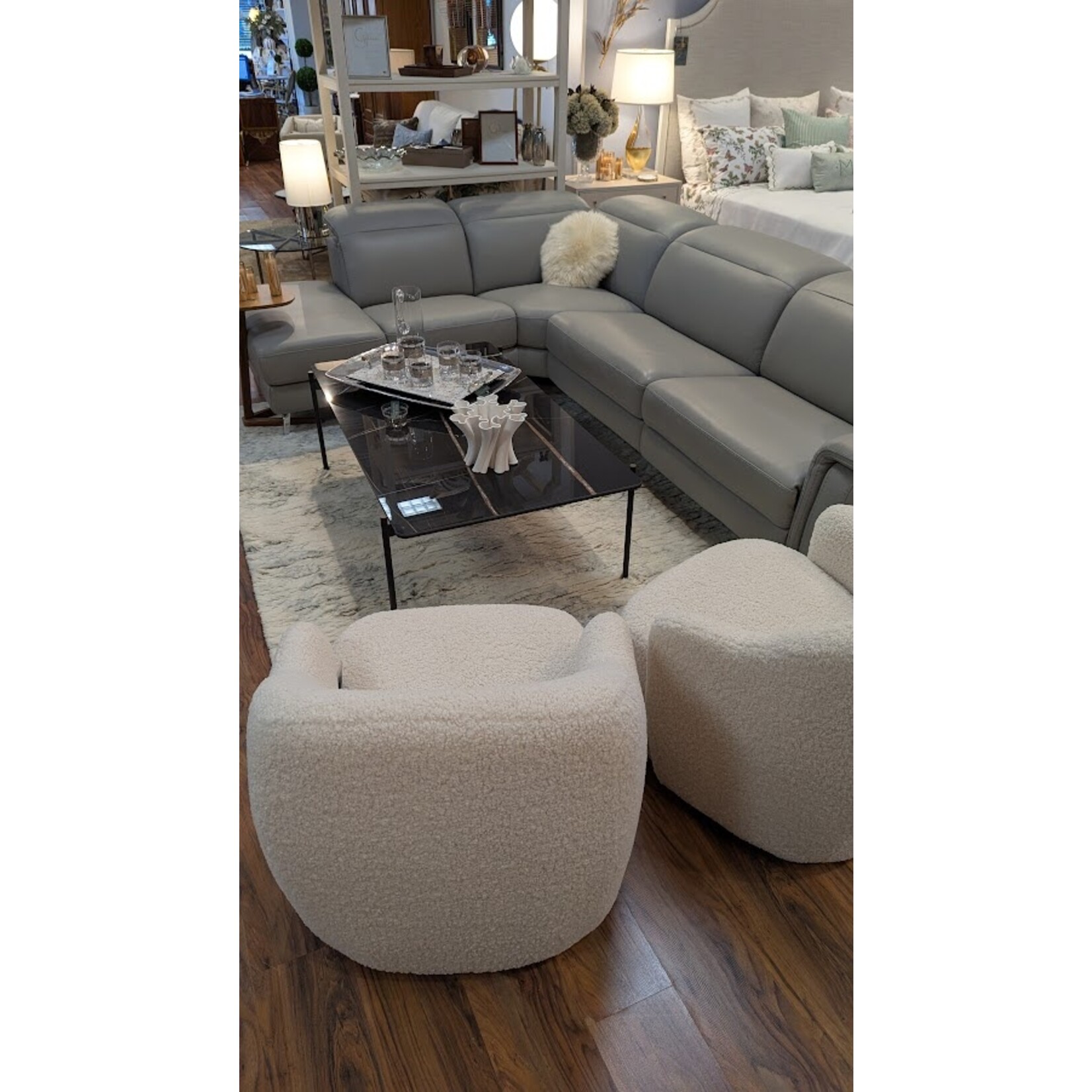Safavien Theoden Swivel Accent Chair Off White