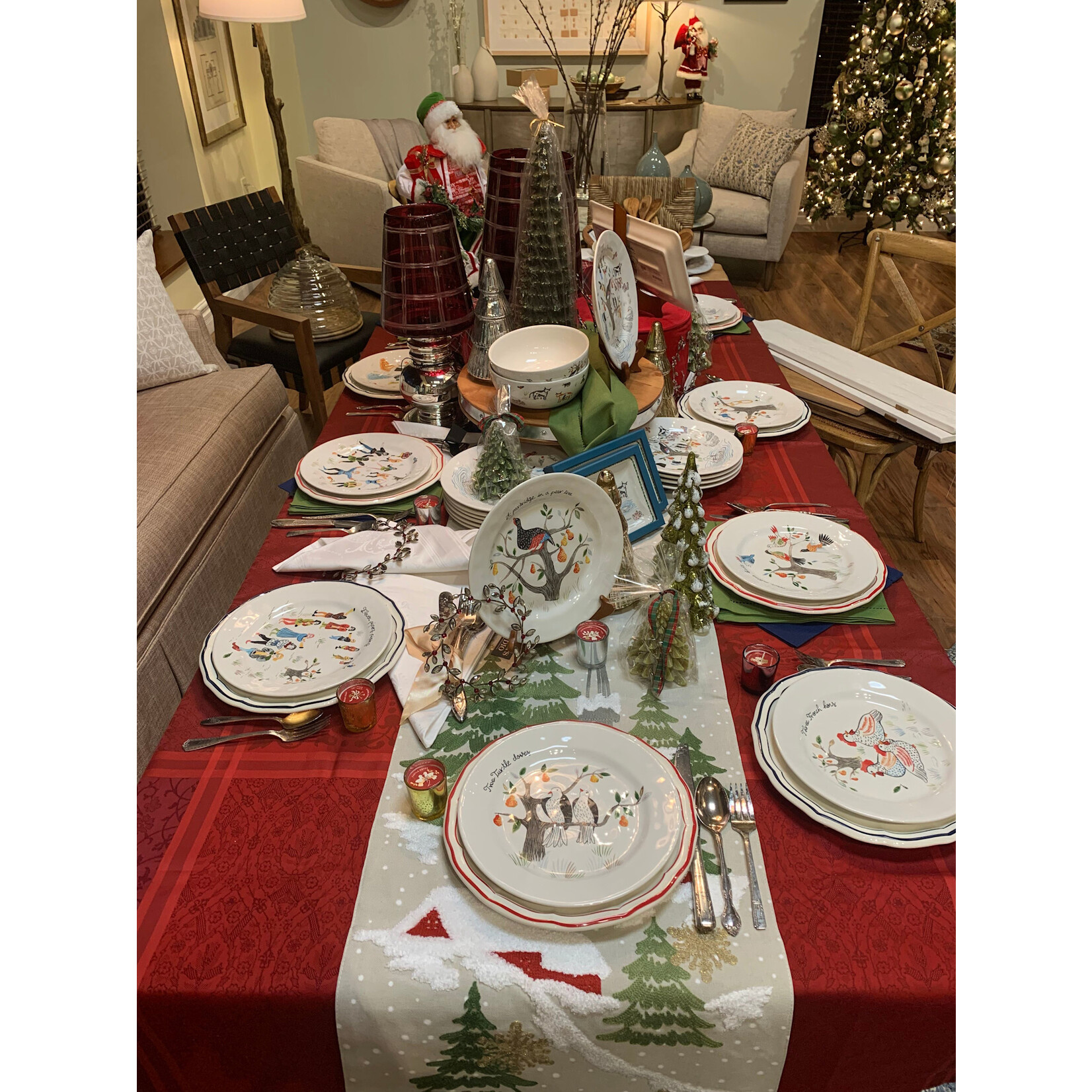 Saro Trading Company Christmas Mountain Runner