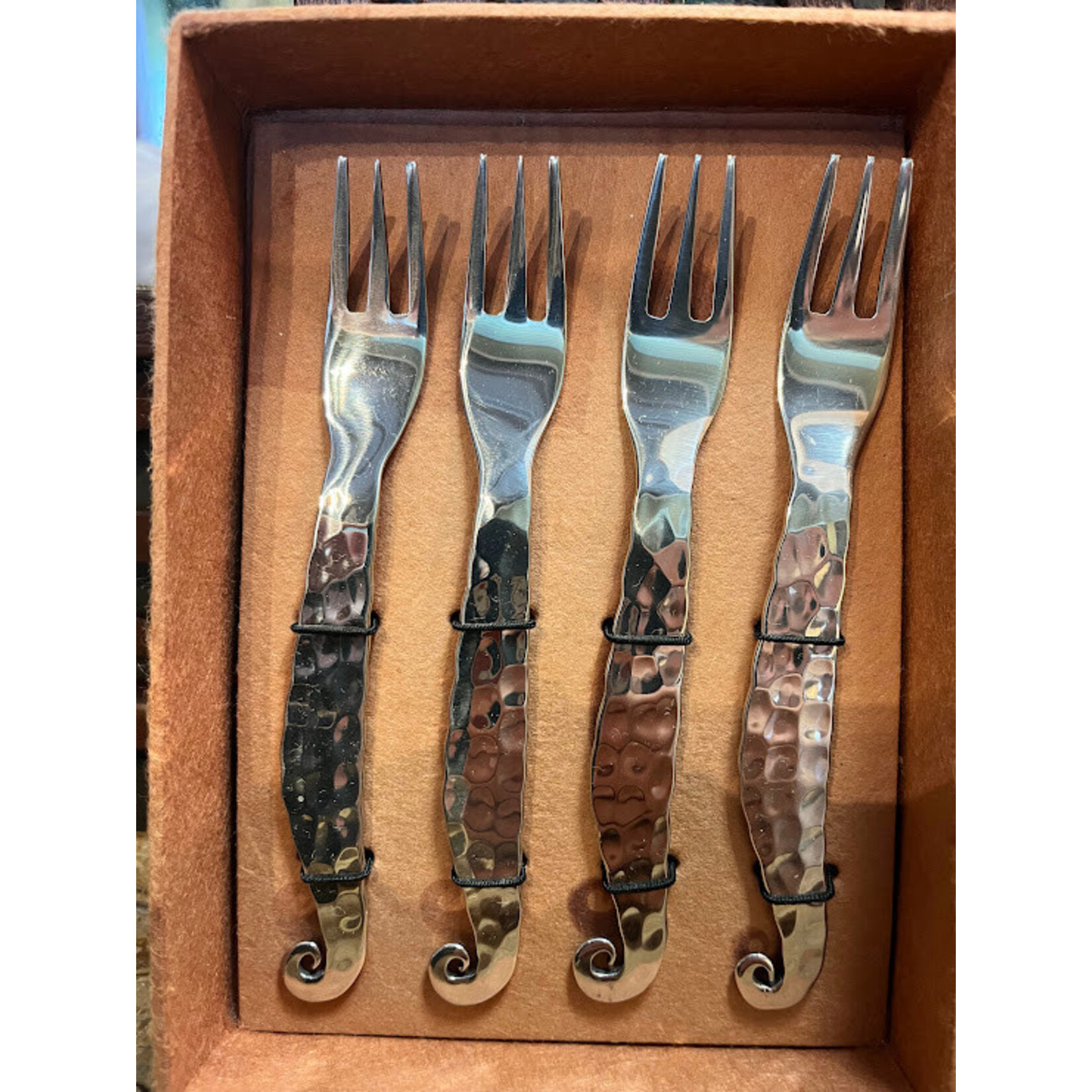 Mantra International Alexandria Condiment Fork Set