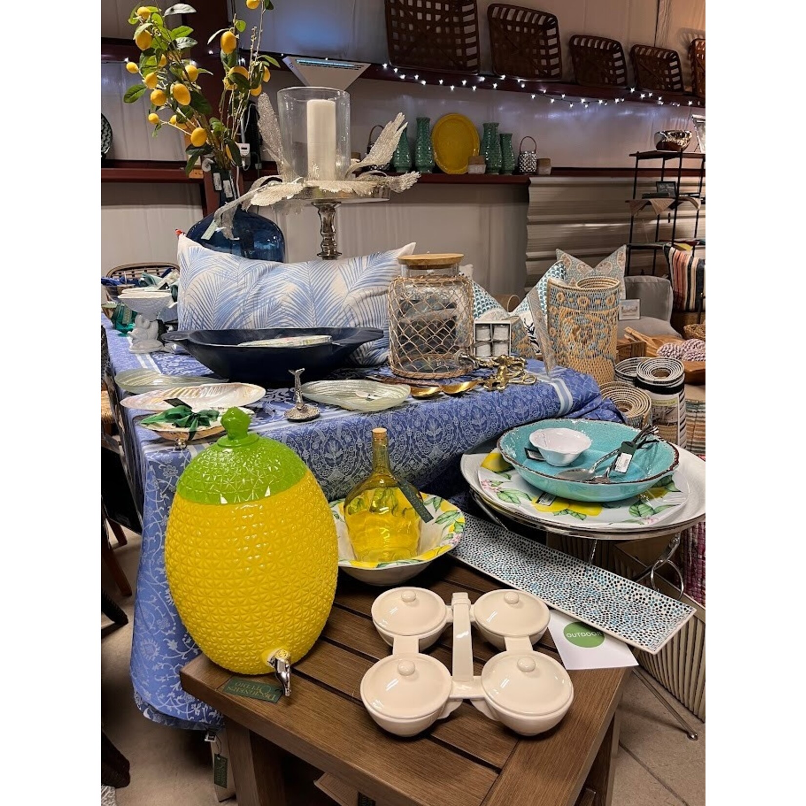 Two's Company Jupina Pineapple Dispenser