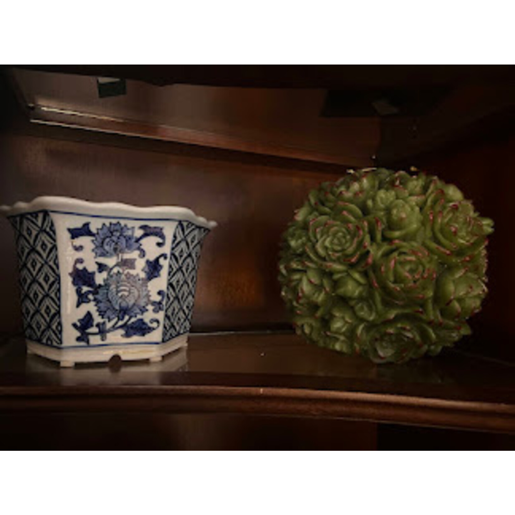 Point a la Ligne Large Echeveria Sphere Candle