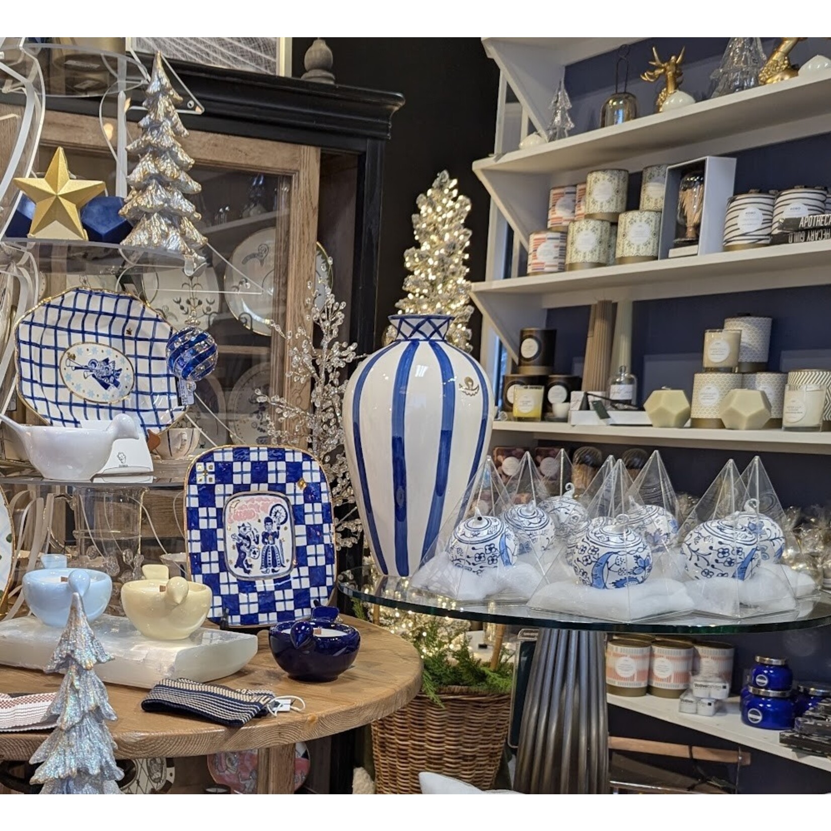 Peter's Seasons Handplanted White & Blue Flowers Glass Ball Ornament