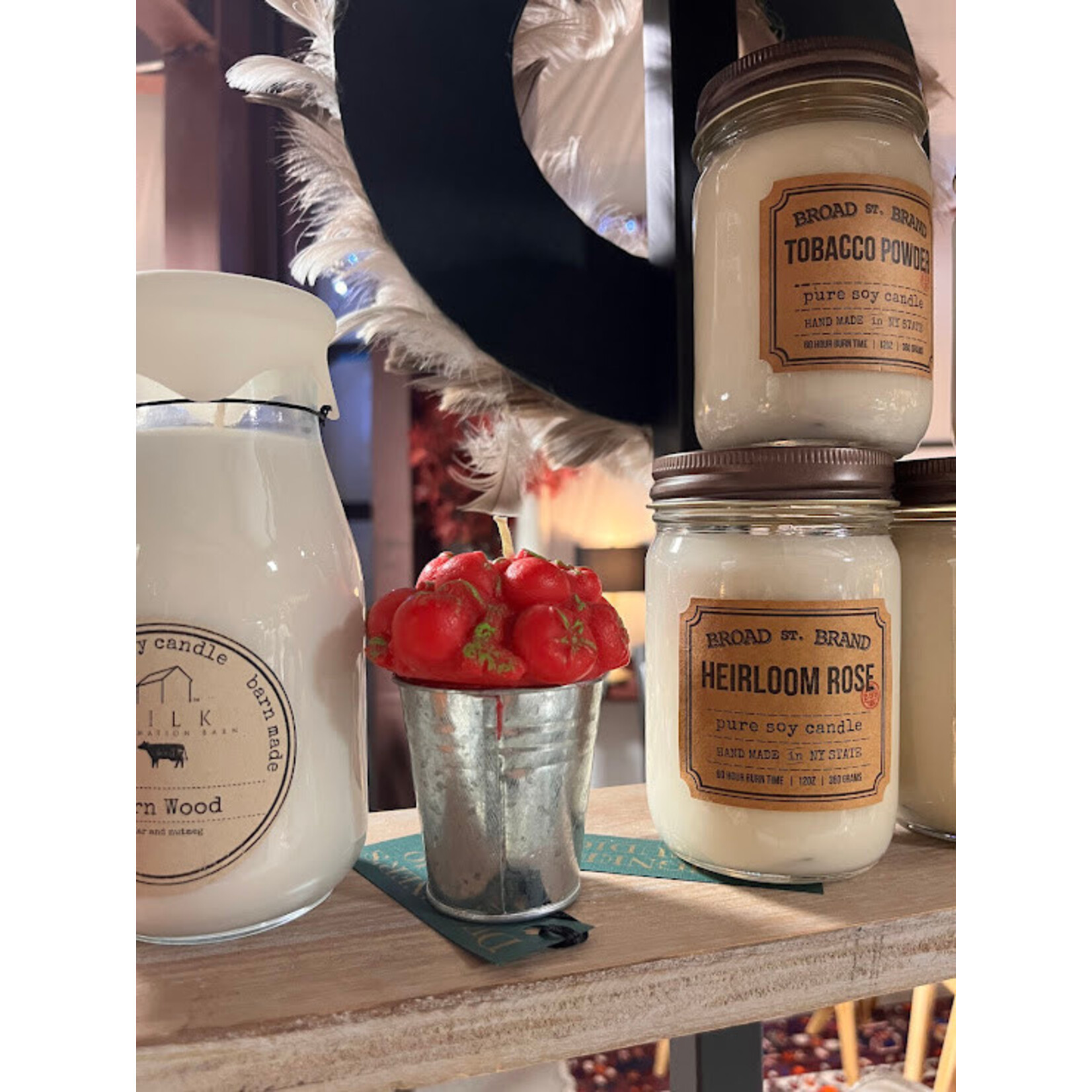 Point a la Ligne Basket of Tomatoes Candle