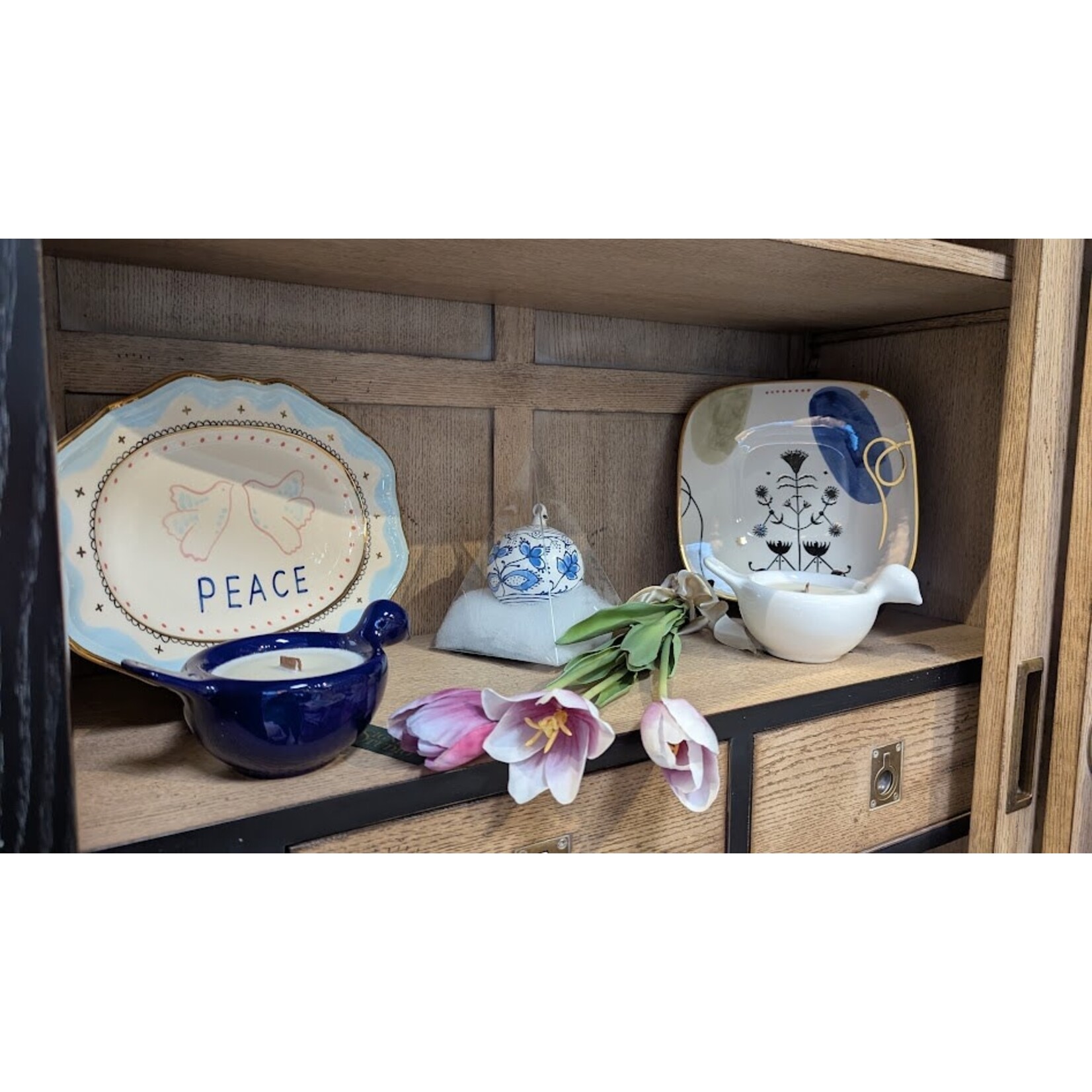 Peter's Seasons Handplanted White & Blue Flowers Glass Ball Ornament