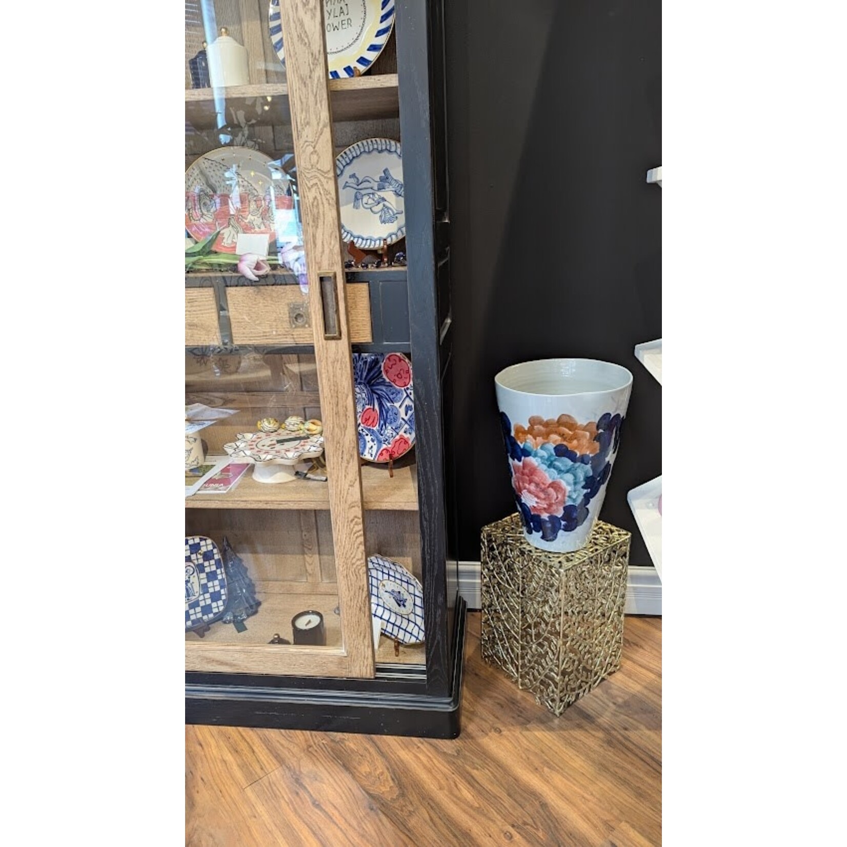 Chelsea House Garden City Vase