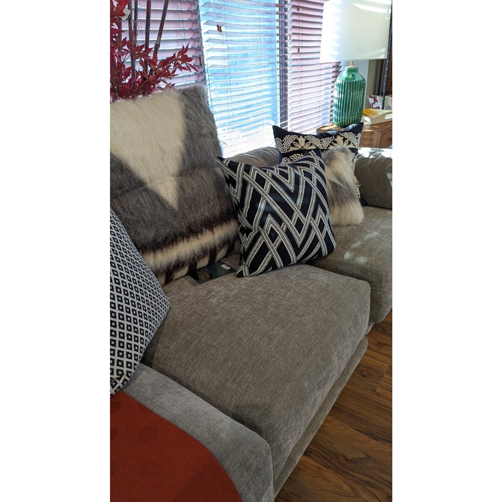 Mode Living Ombre 068 Pillow 22x22