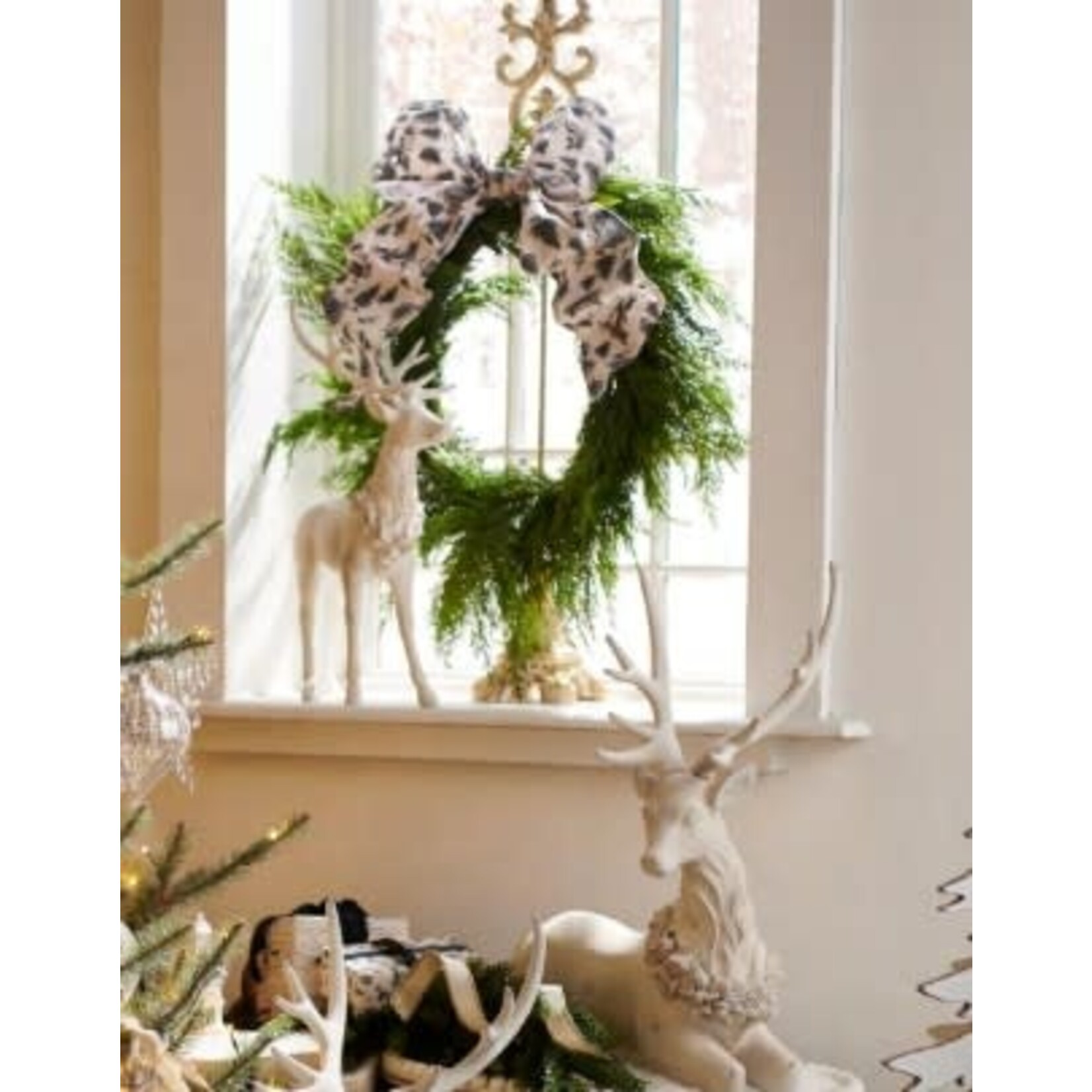 RAZ Imports Gold Acanthus Wreath Stand 32.5"