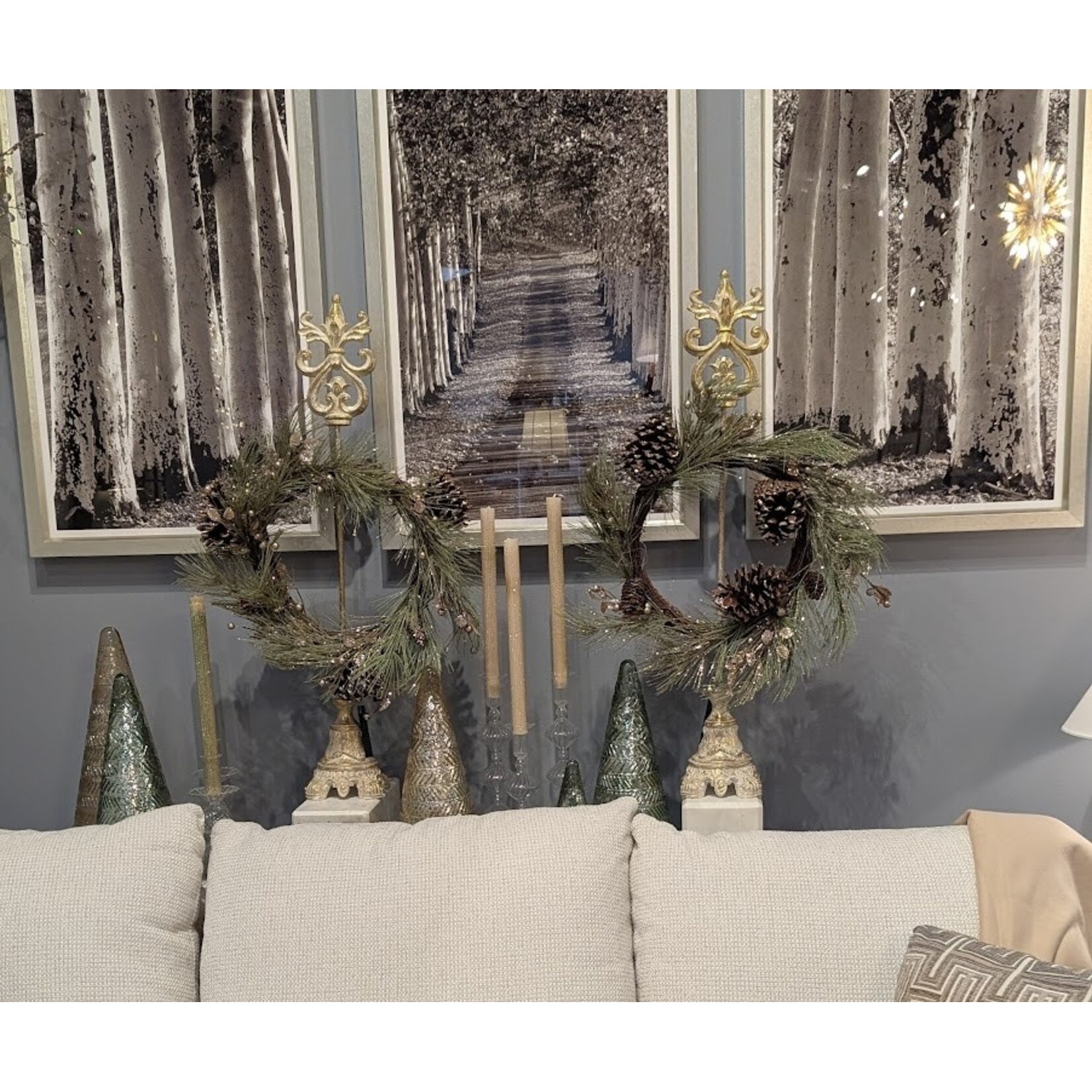 RAZ Imports Gold Acanthus Wreath Stand 32.5"