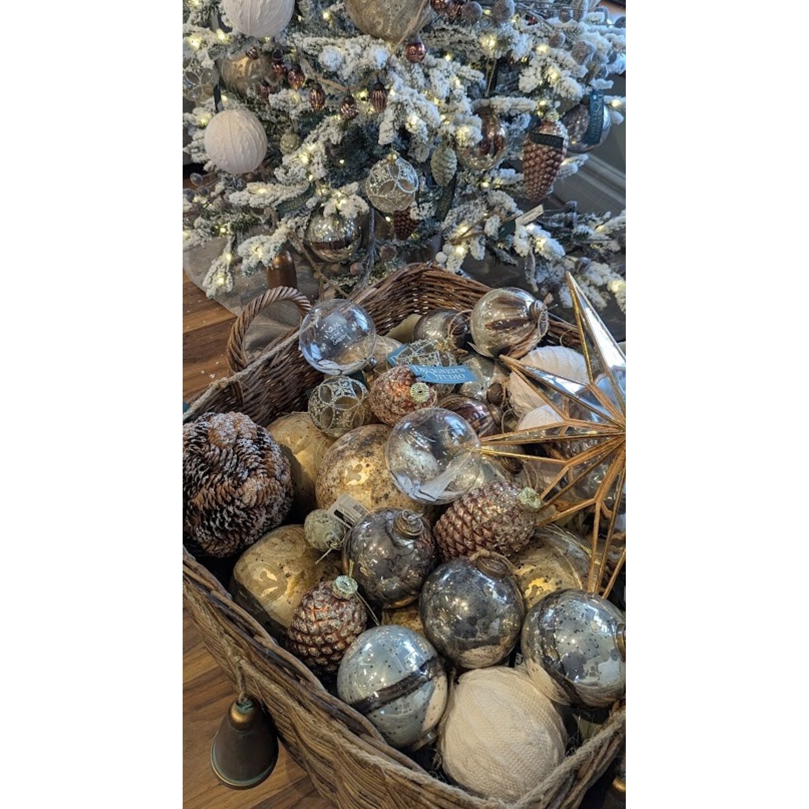 Shishi LLC Glass Ball Antique Gold Cutting Ornament