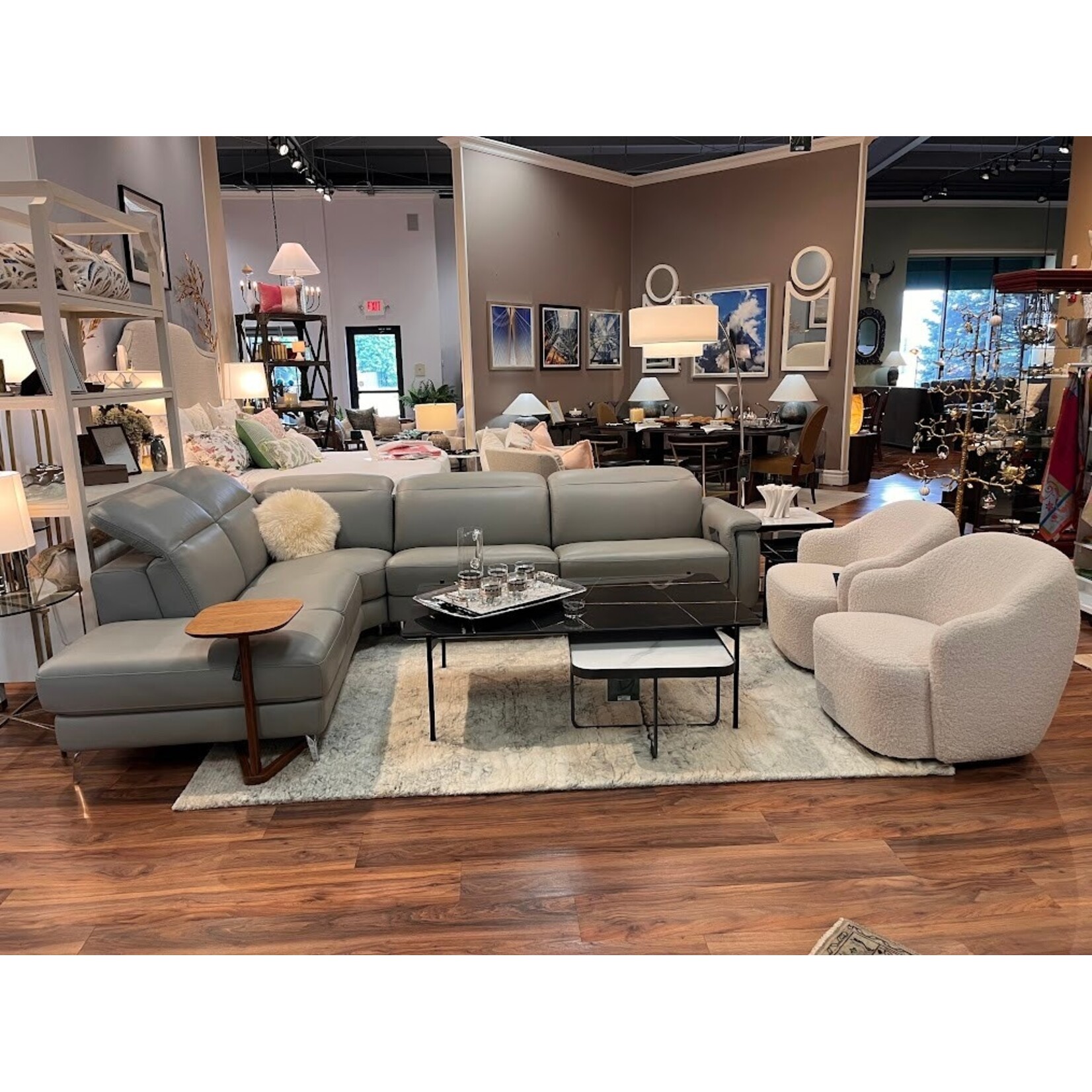 Safavien Theoden Swivel Accent Chair Off White