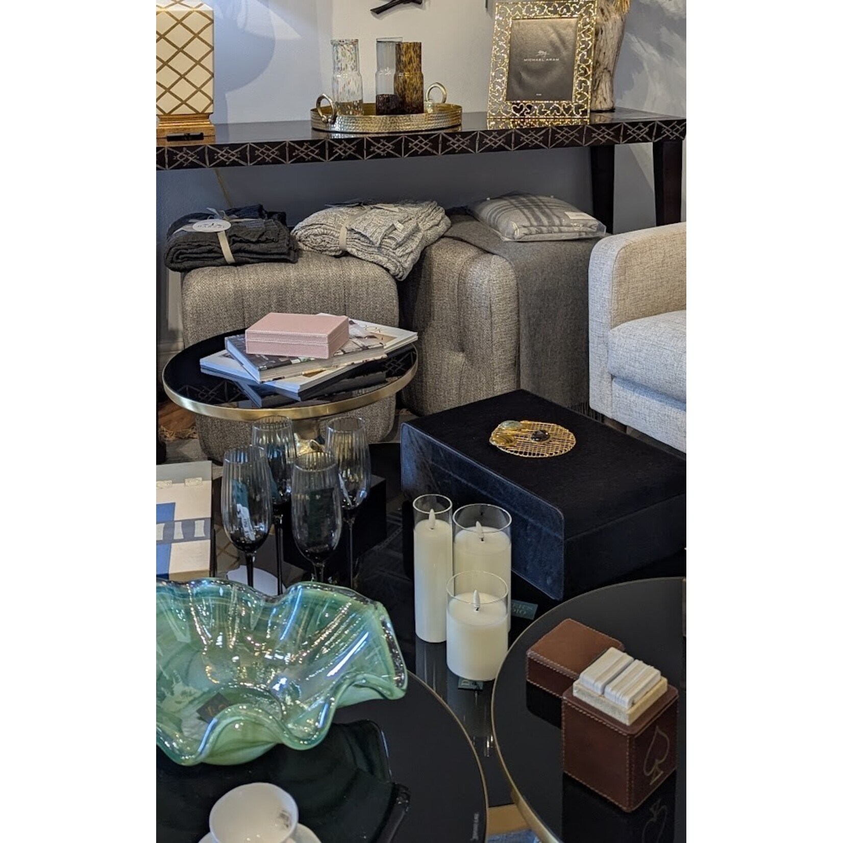 Pigeon and Poodle Aira Tobacco Playing Cards in a Leather Box Set