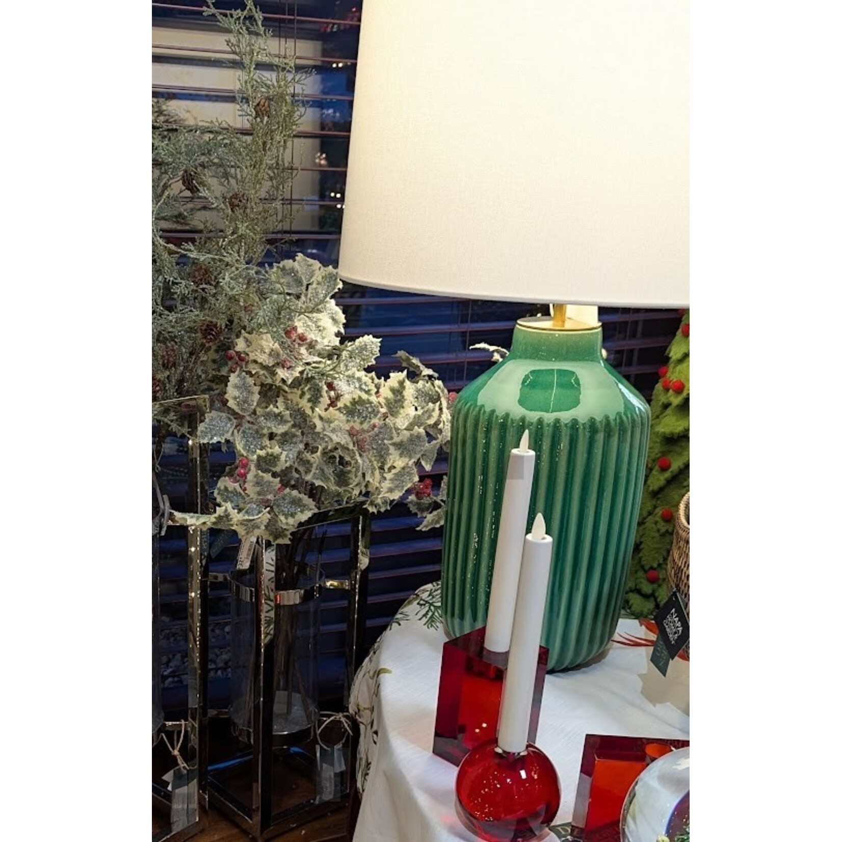 Visual Comfort Braylen Medium Ribbed Table Lamp in Emerald Green Crackle with Linen Shade