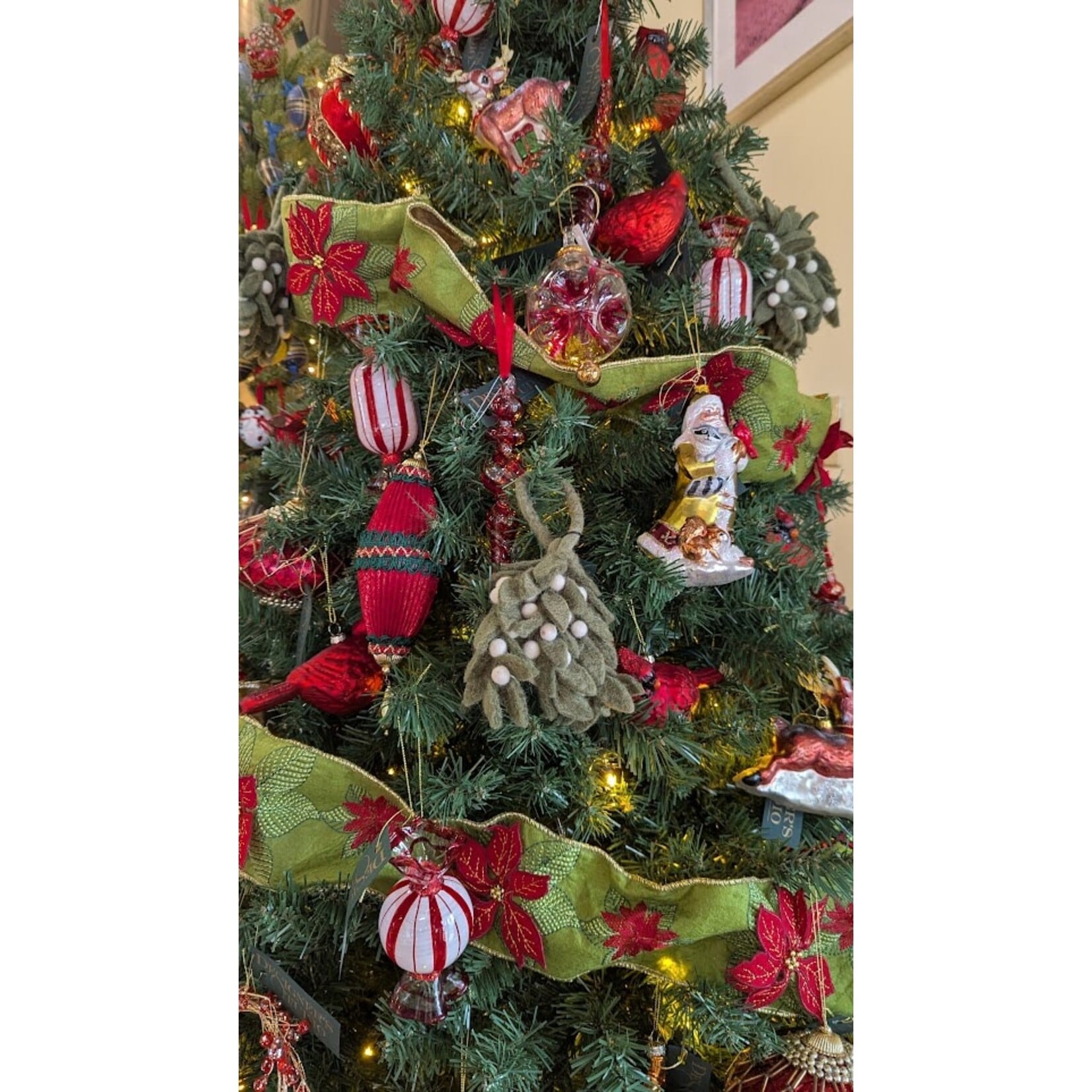 Unique Tradings Clear Glass Ball with Red Flowers Inside Ornament
