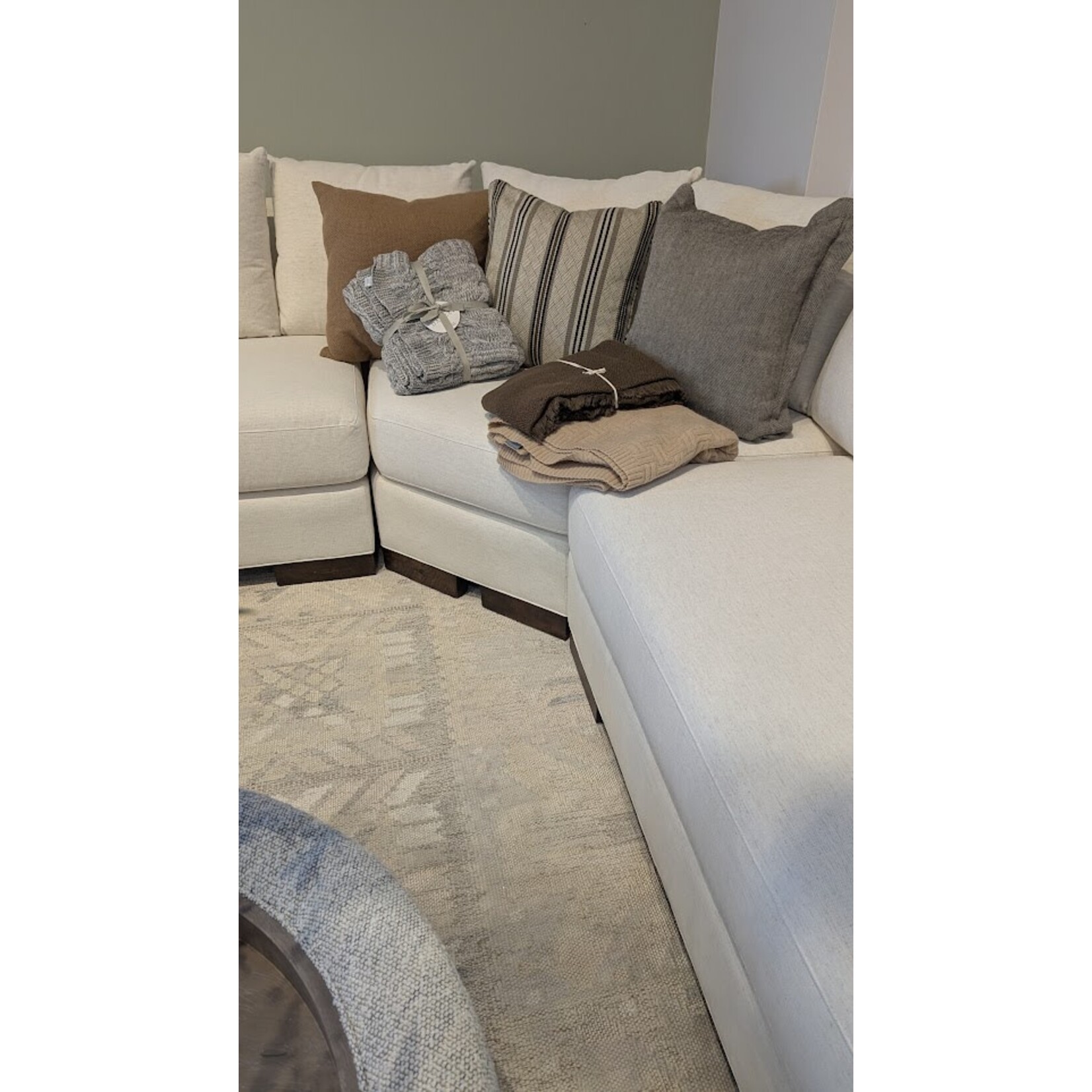 Darzzi LLC Medium Grey Melange Natural Chunky Braid Throw