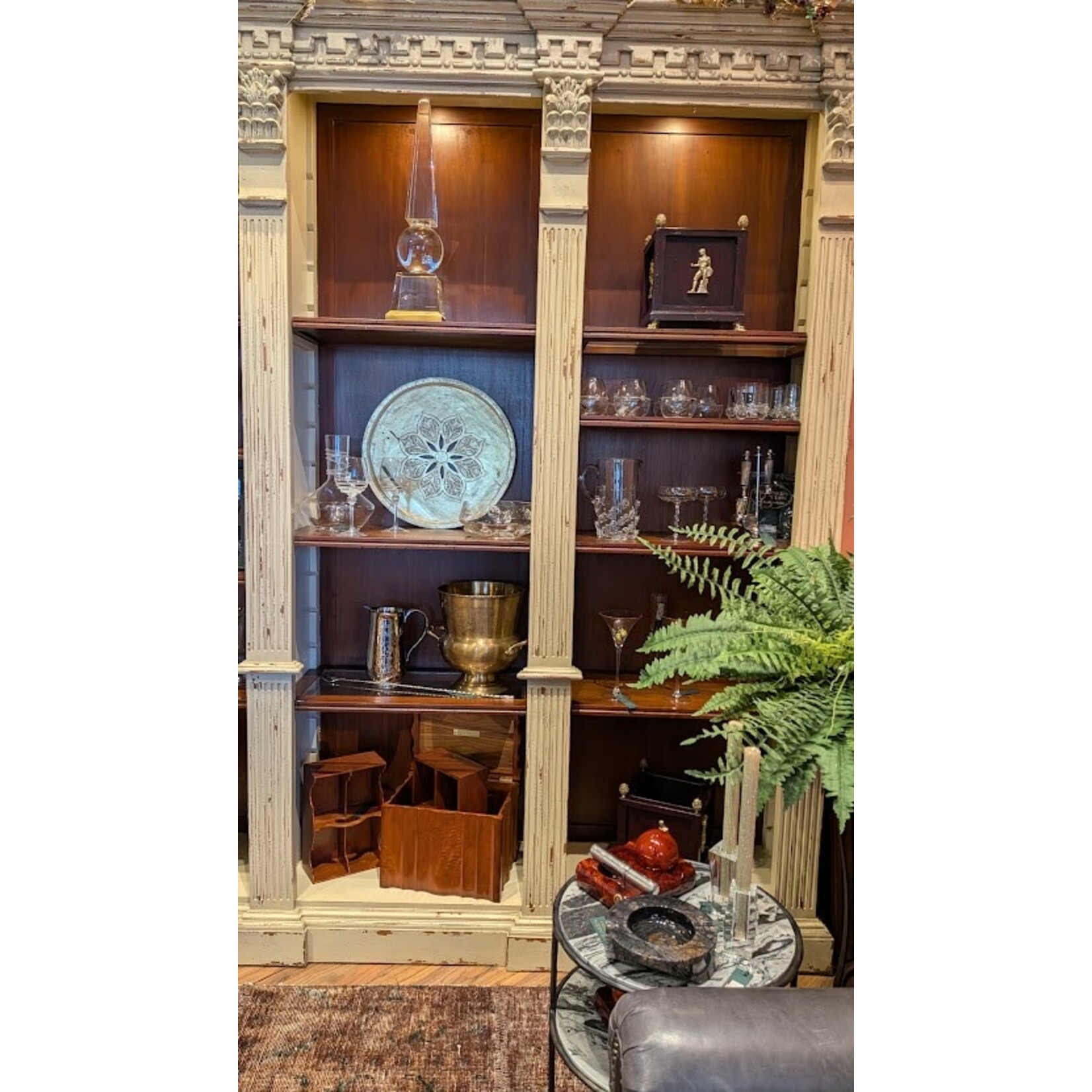 Mela Artisans Inc White & Gold Round Tray  Large