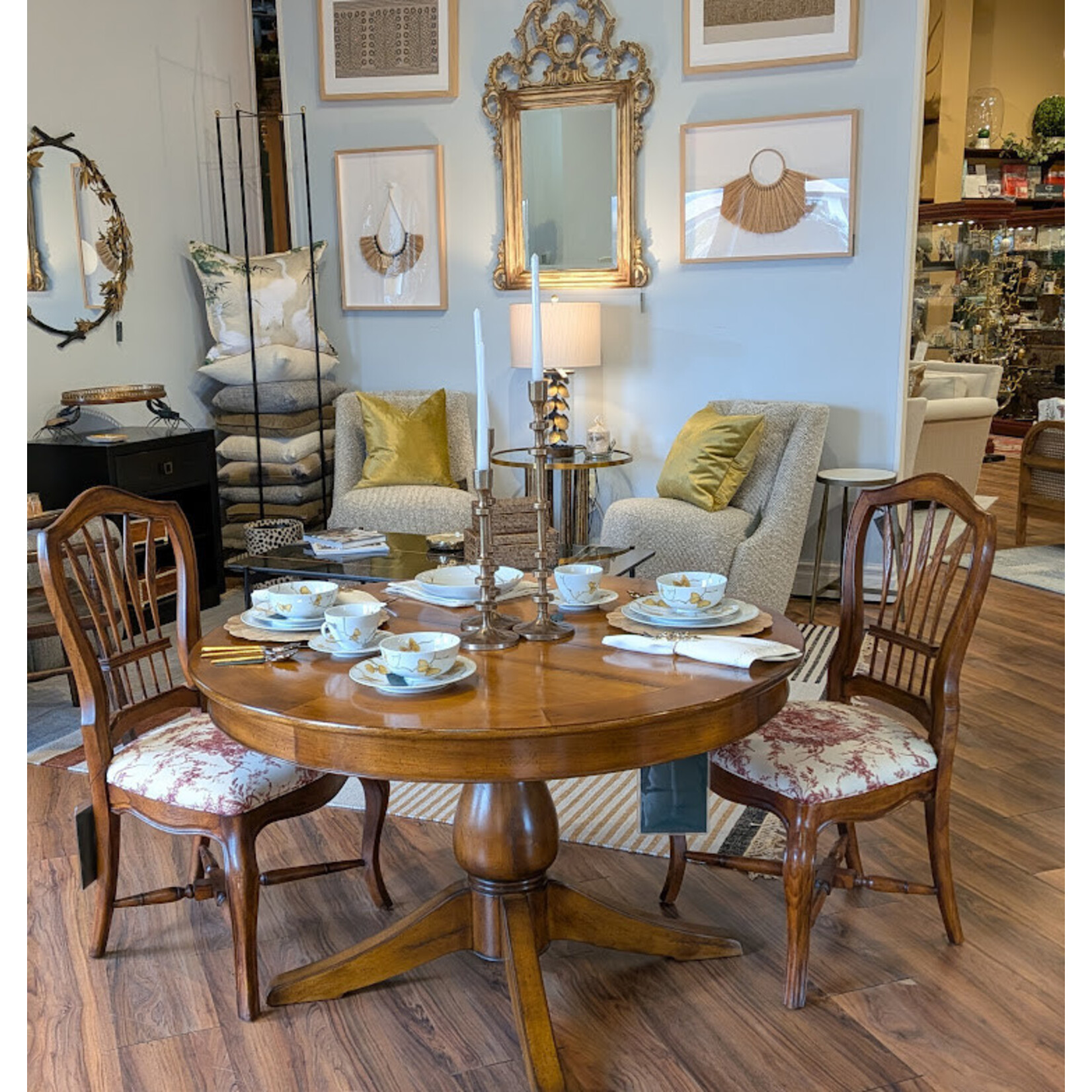 French Heritage Dining Pedestal Table with Leaf