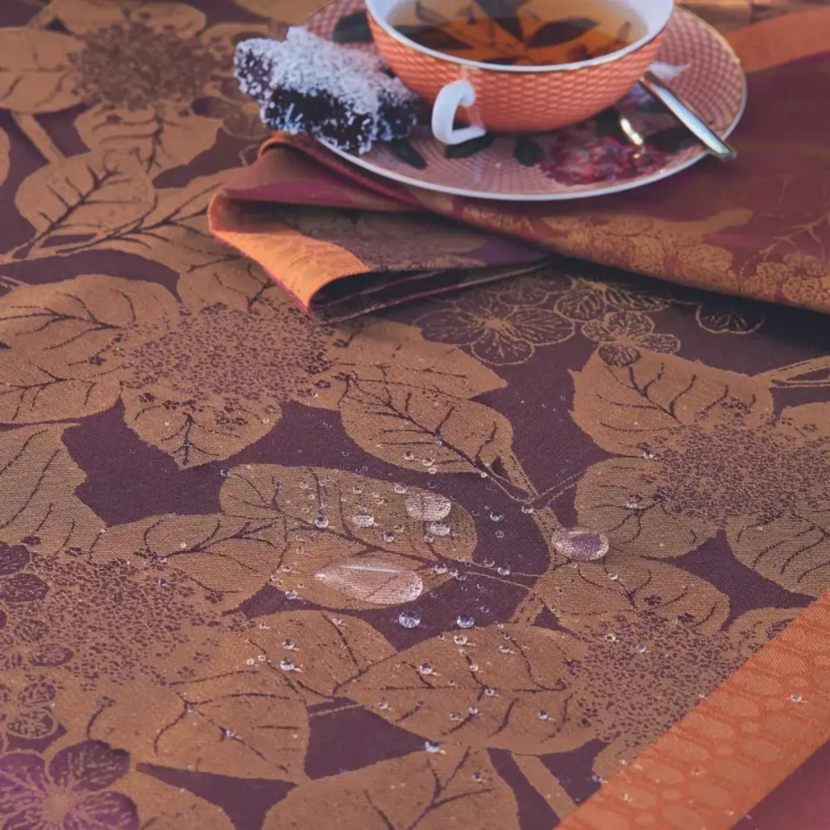 Garnier Thiebaut Hortensias Rouille Tablecloth 69x69