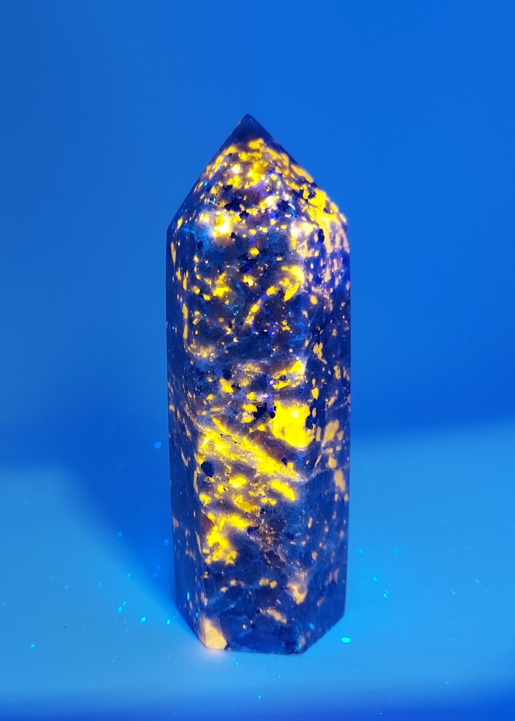 Yooperlite Uv Reactive Crystal Point