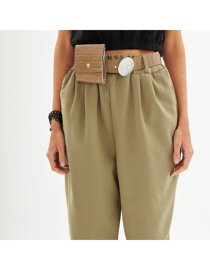 belted creppe pants