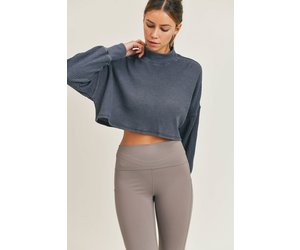 Long sleeve lose fitted crop shirt