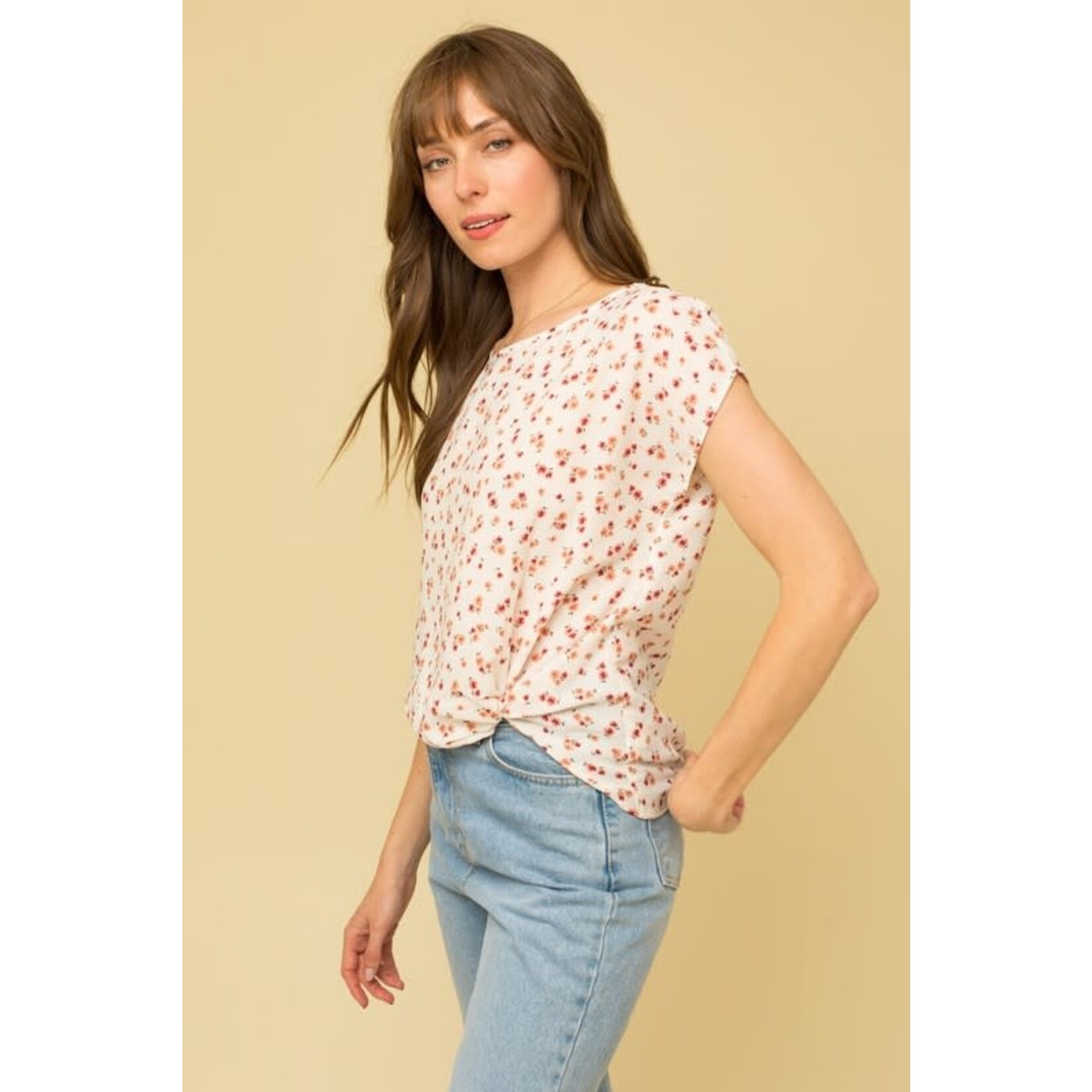 Gilli Short Sleeve Side Knot Detail Top