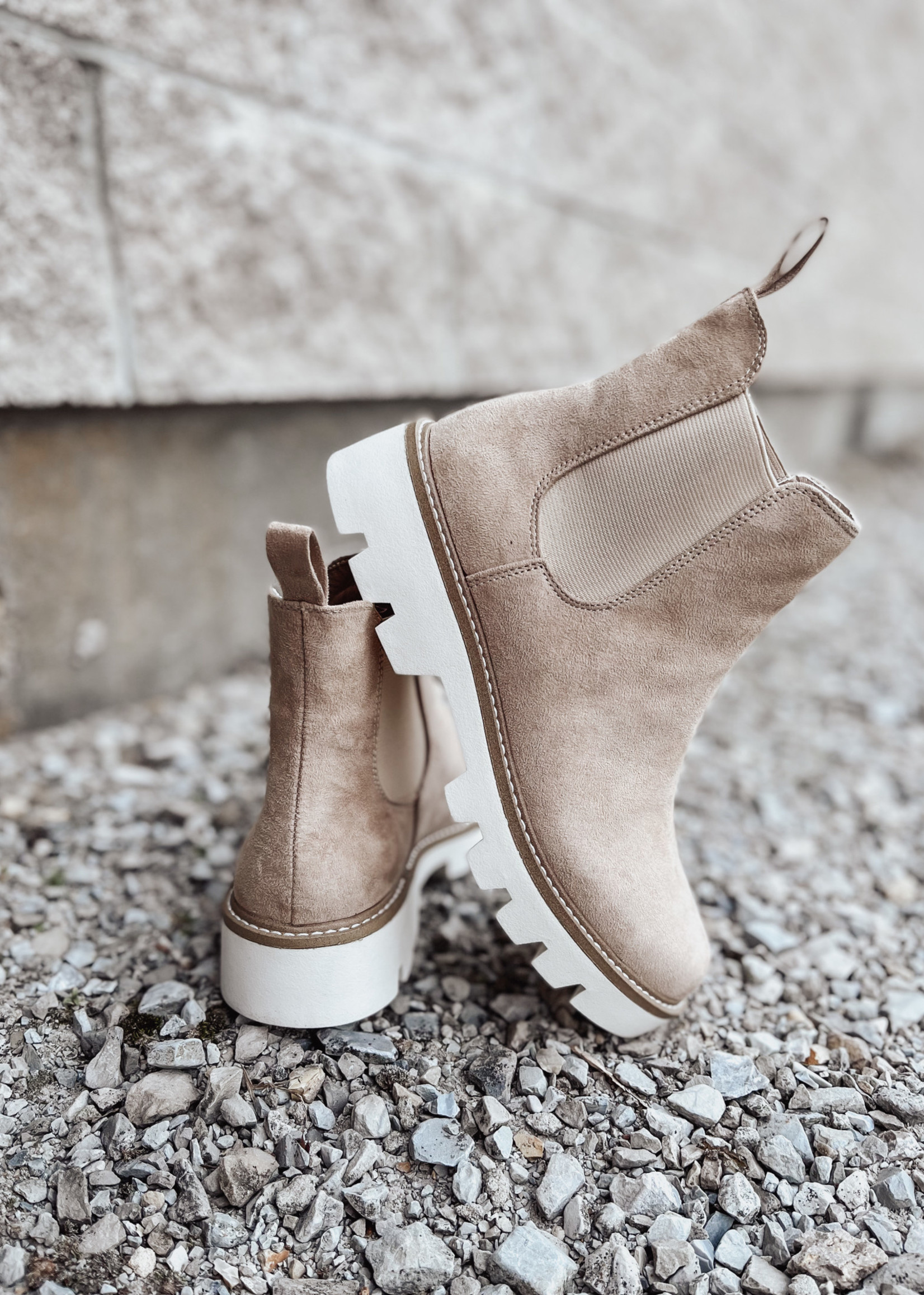 Chinese Laundry Chinese Laundry Piper Fine Suede Cream Bootie