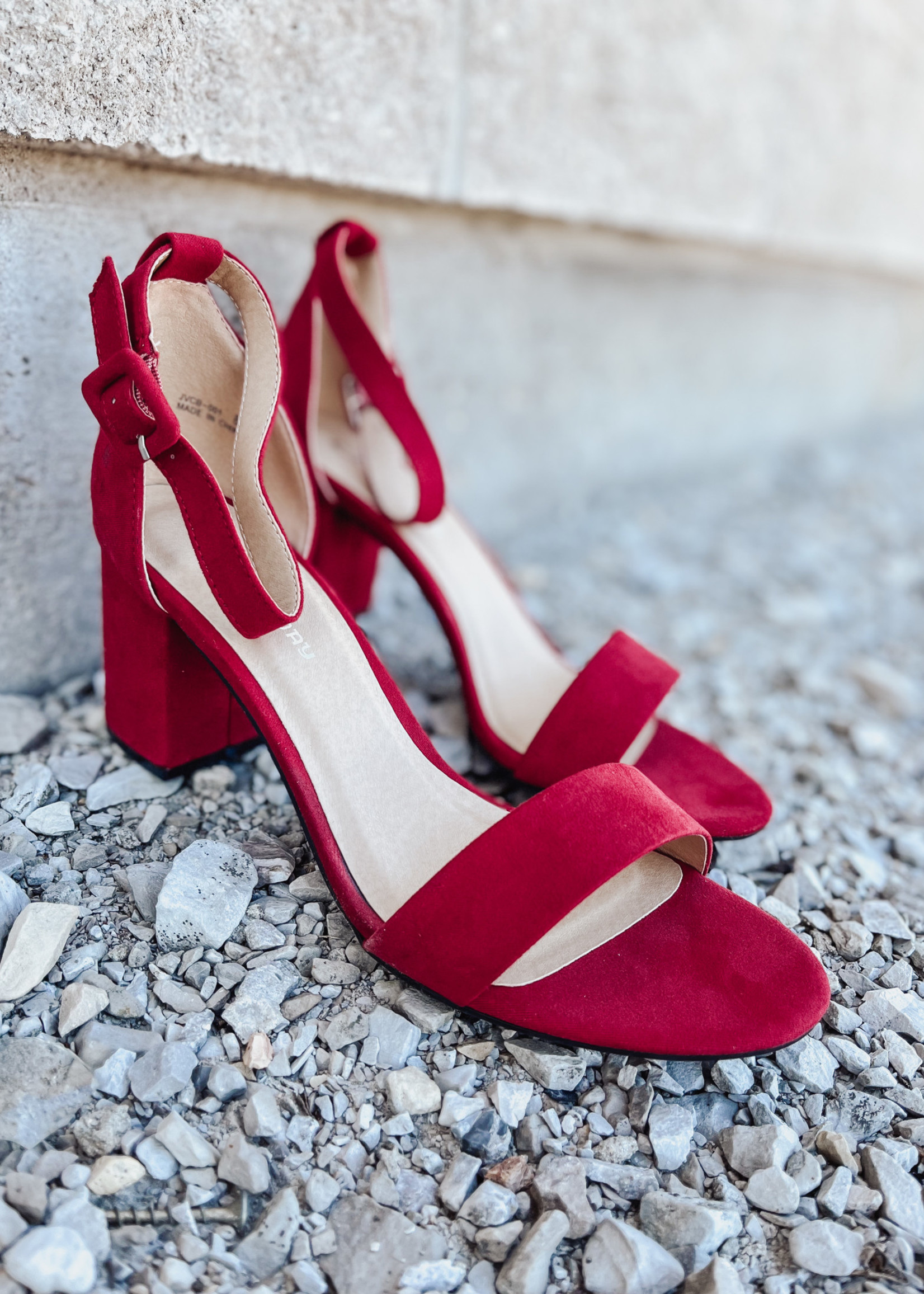 Chinese Laundry Chinese Laundry Jody Super Suede Ruby Red Heel