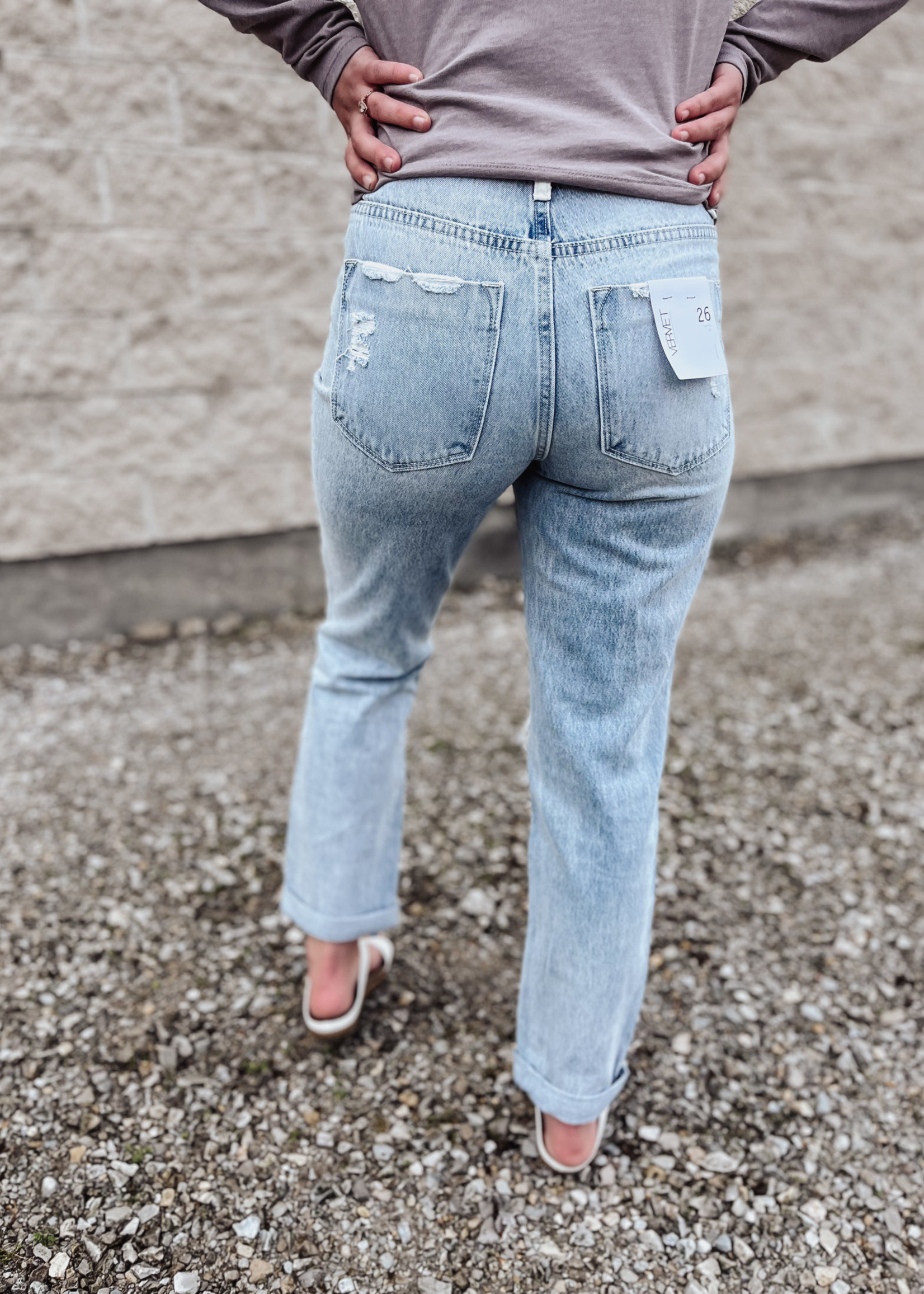 V2804 Mom Jeans w/Rolled Cuff