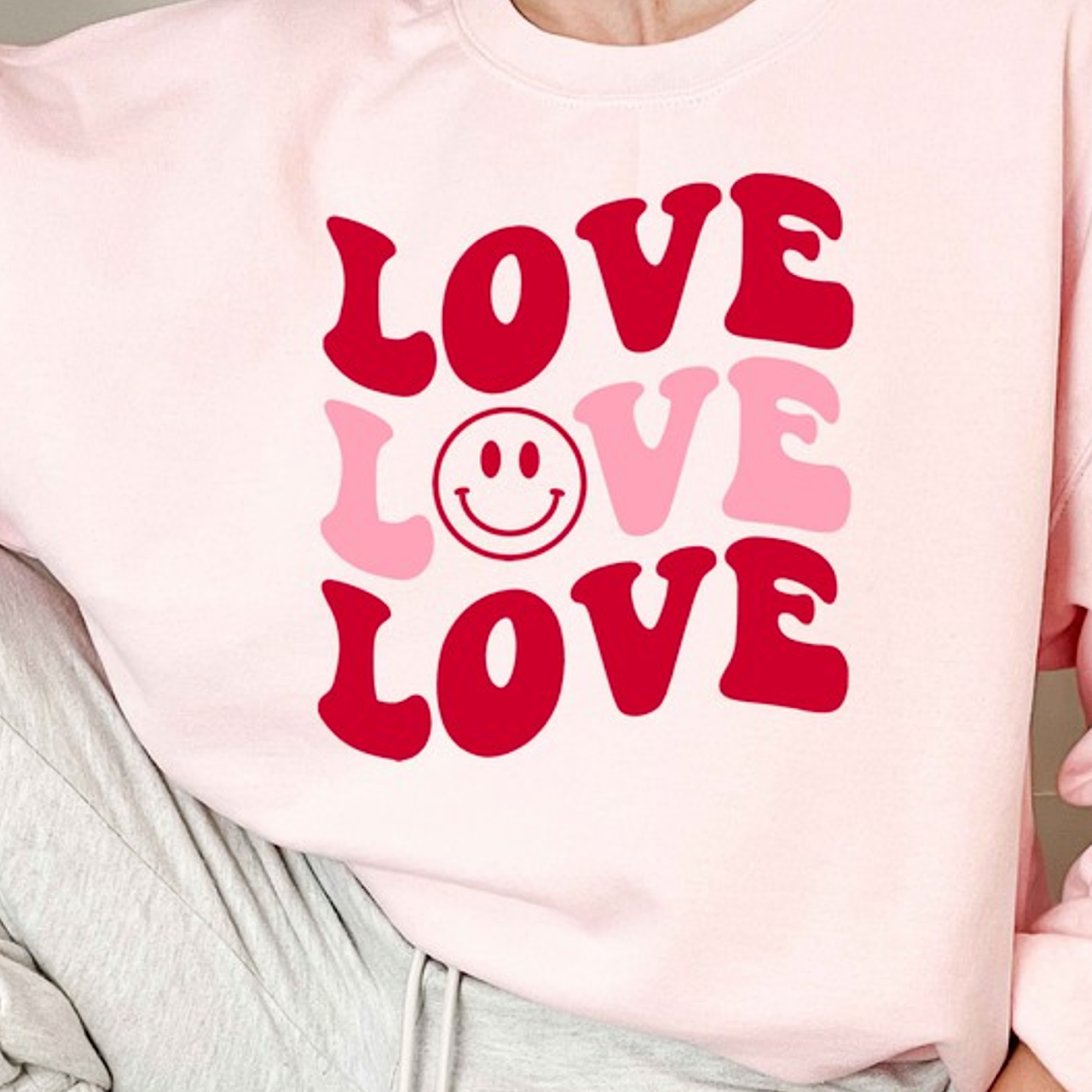 Plus Valentine's Love Smiley Graphic Sweatshirt