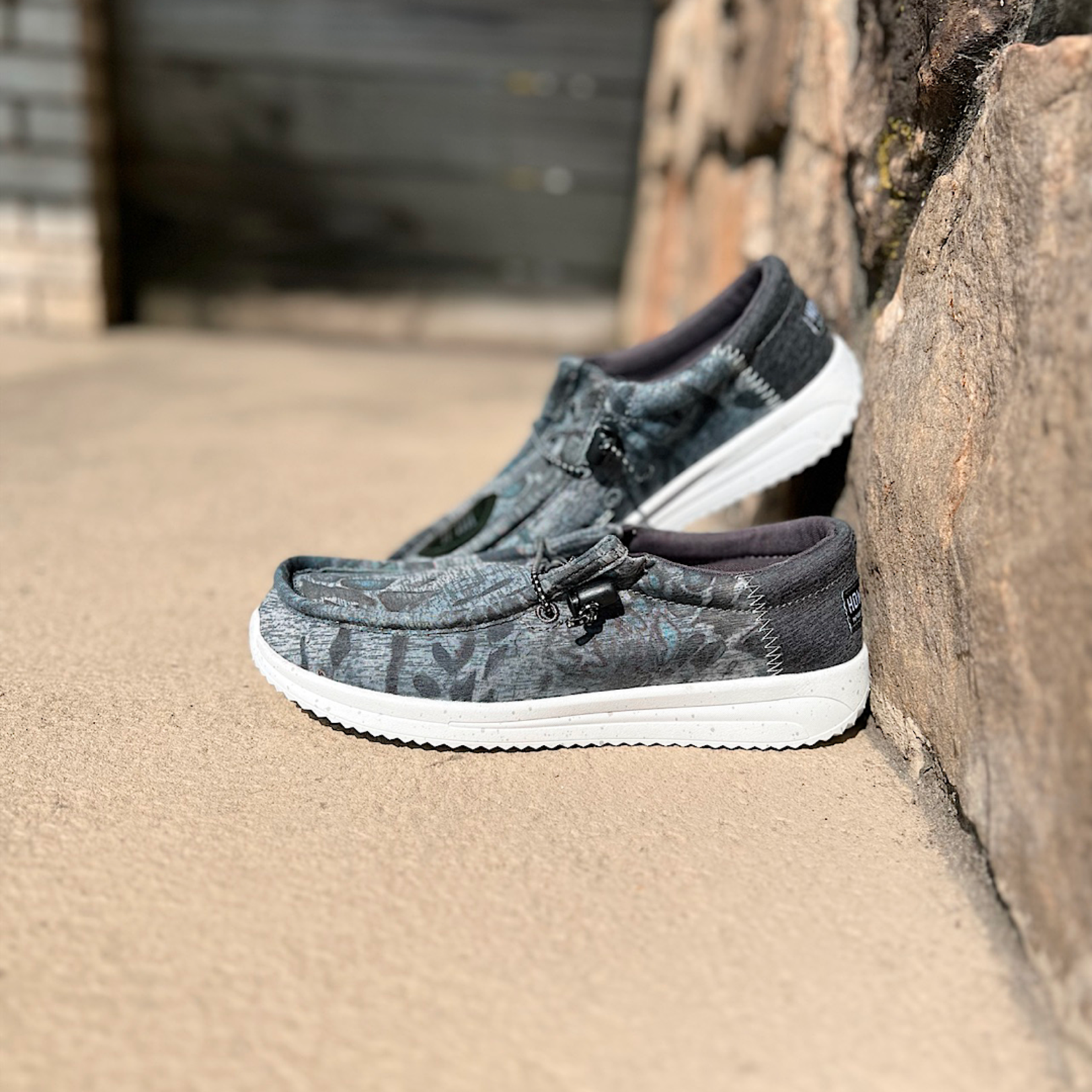 Howitzer Roam White CV4941