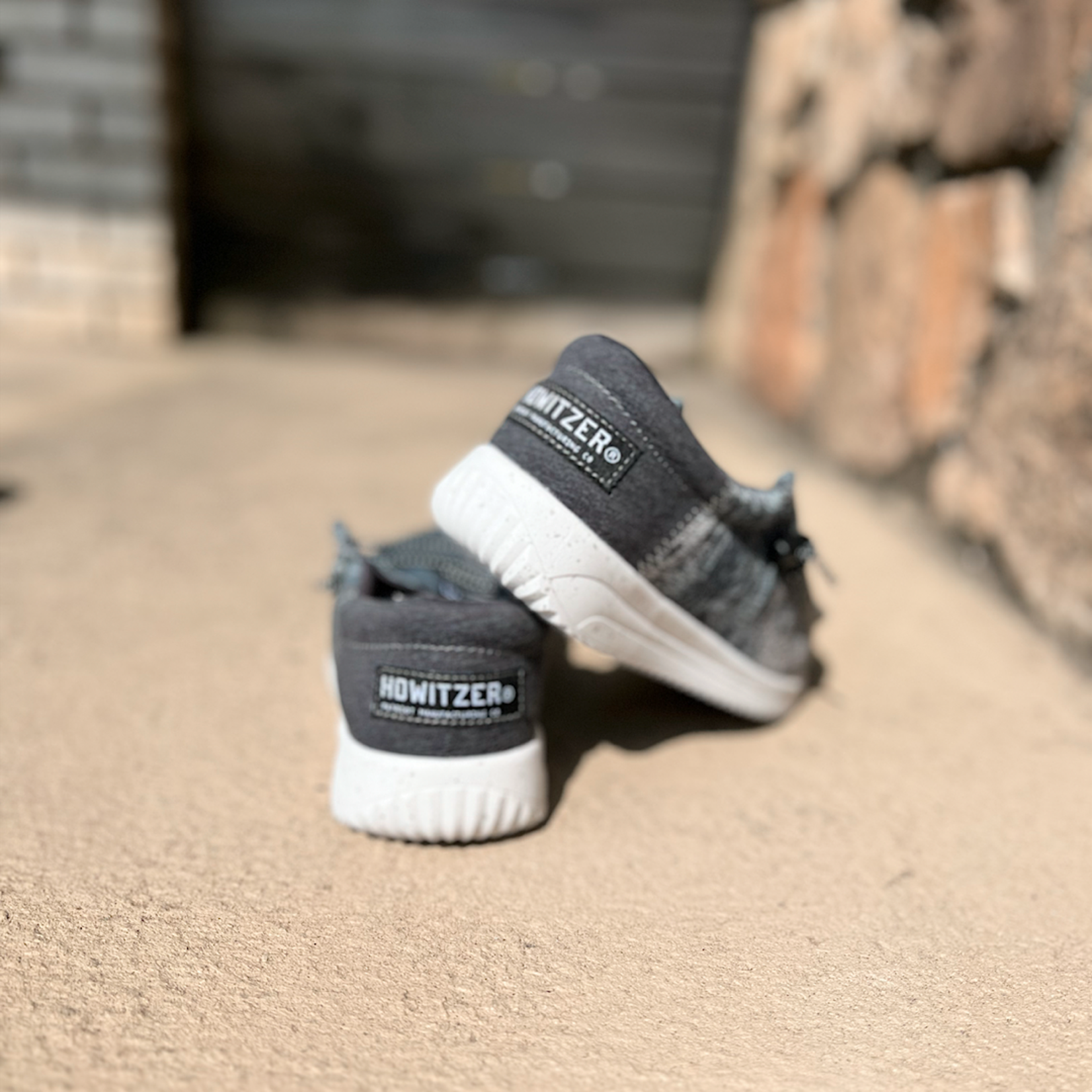 Howitzer Roam White CV4941