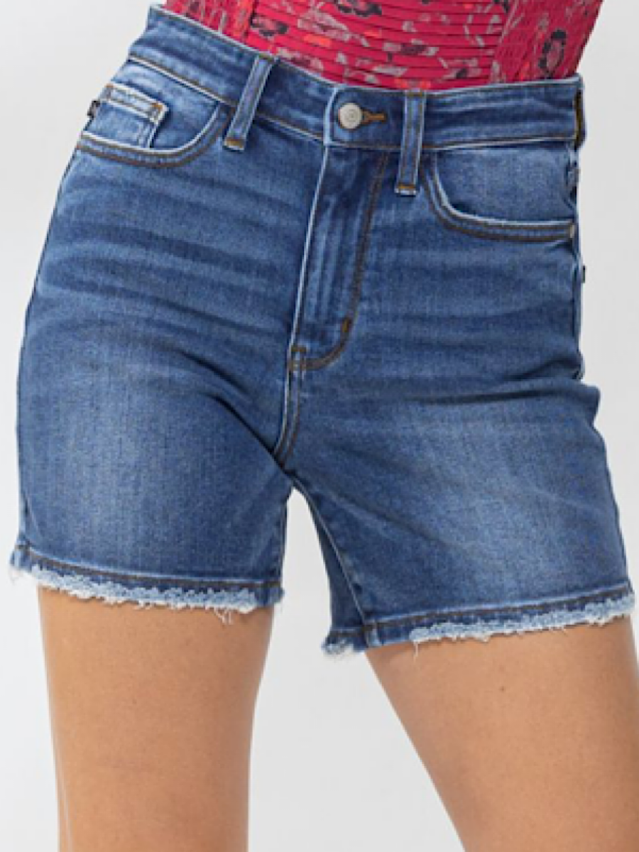 https://cdn.shoplightspeed.com/shops/650733/files/53994631/judy-blue-judy-blue-hw-mid-thigh-length-shorts-jb1.jpg