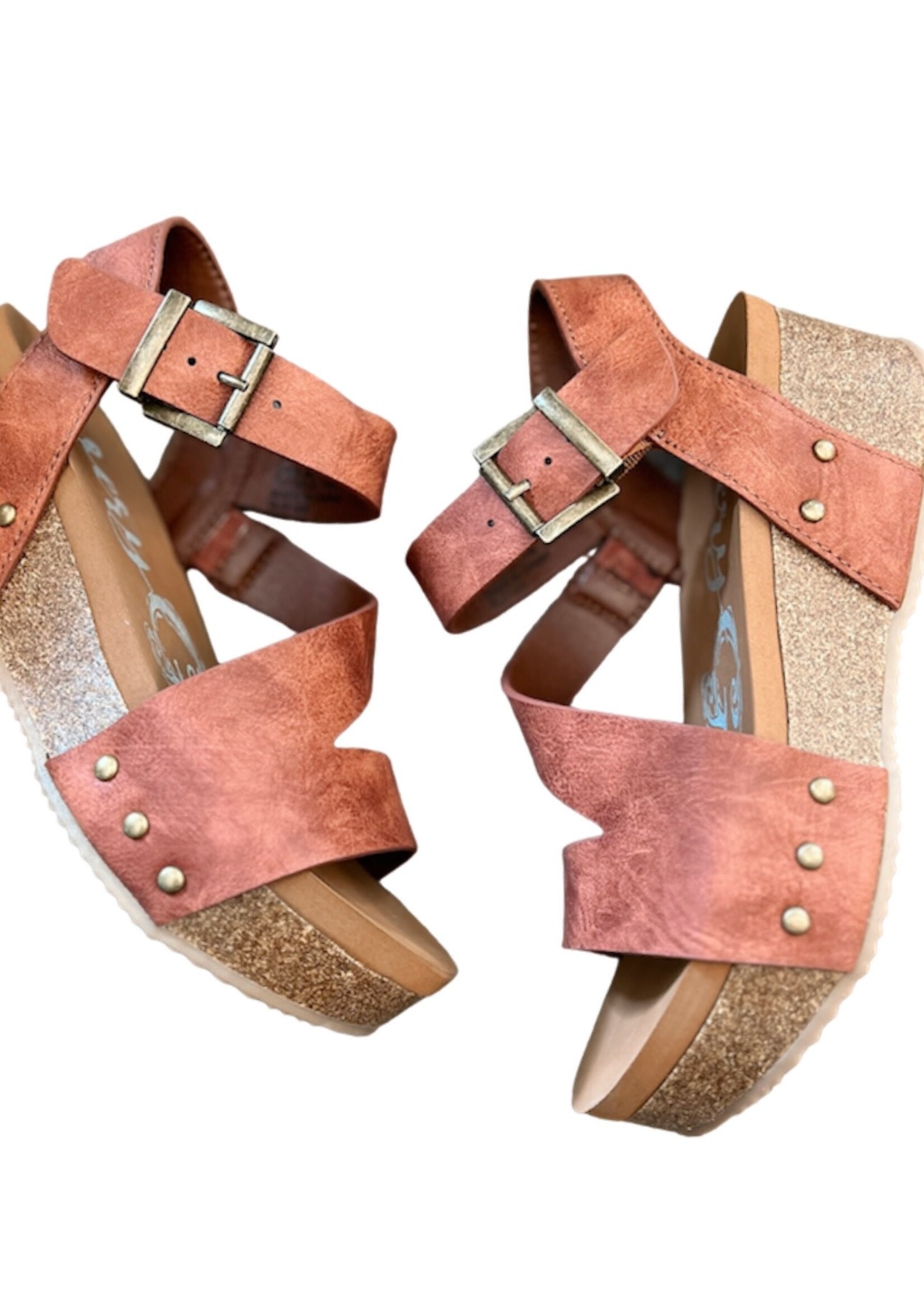 Very G Shayne Rust Wedge