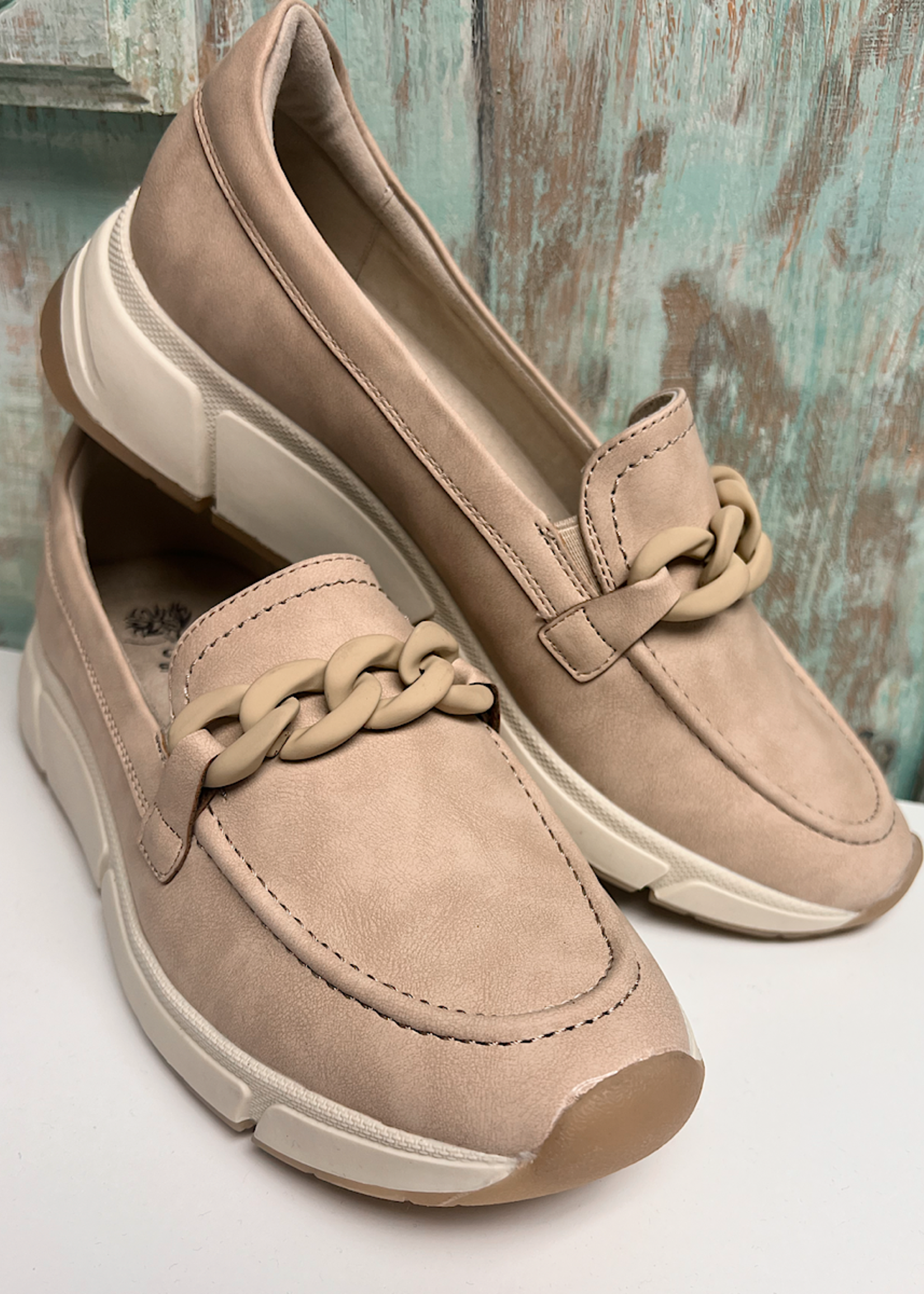 Molly Flex Nude Loafer with Chain