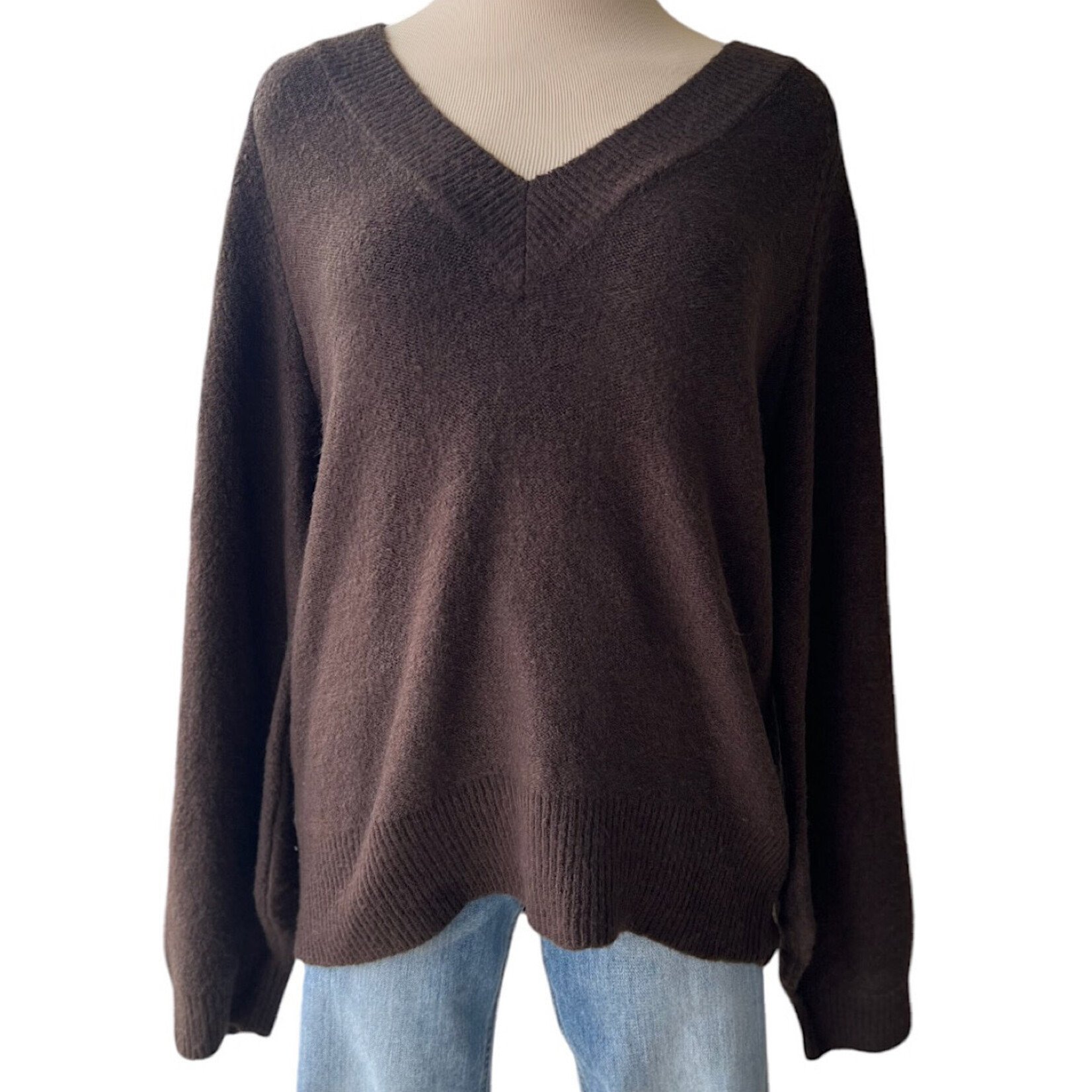 Long Sleeve V-Neck Sweater