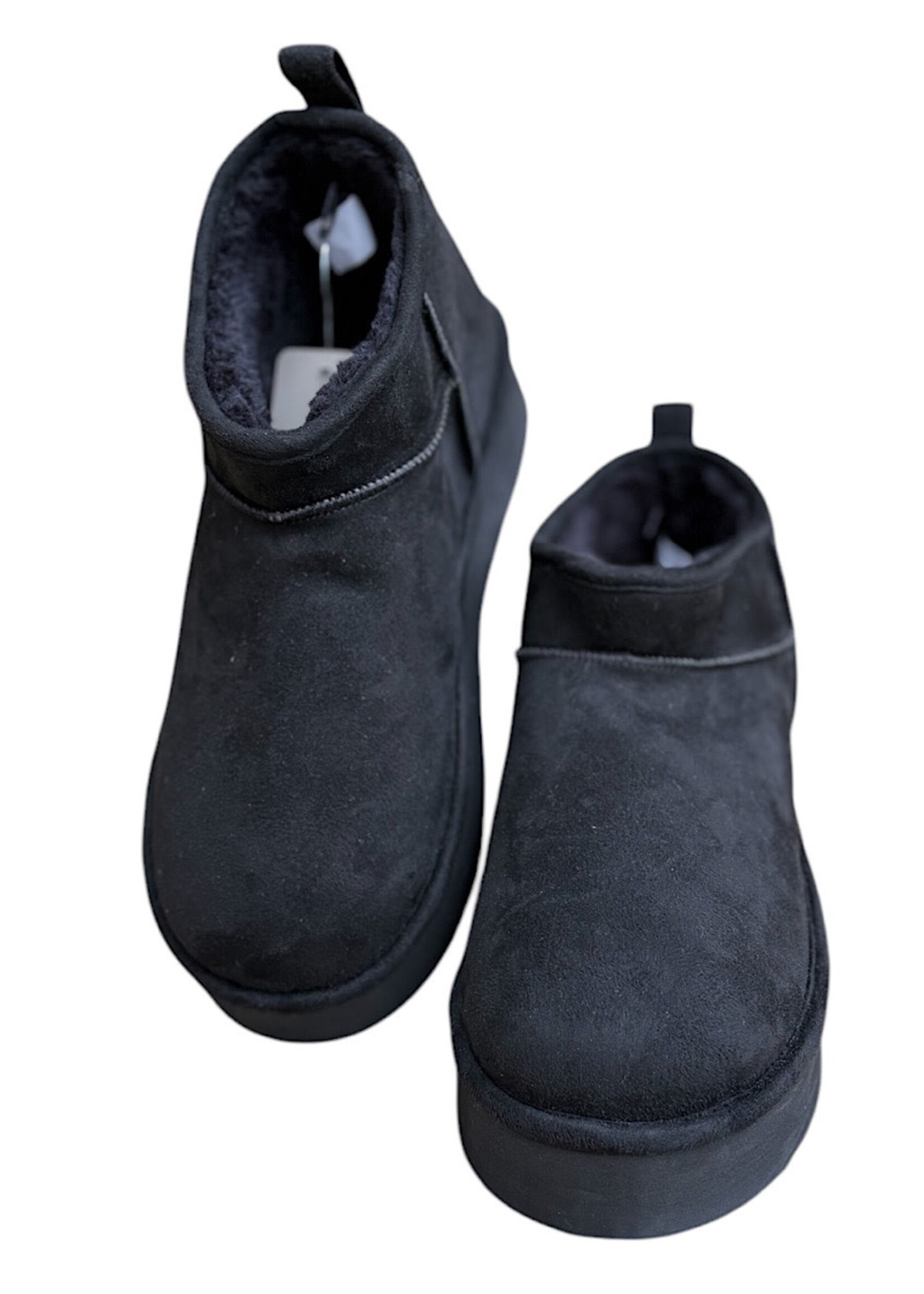 Black Shearling Lined Shortie Boot Size 9.5-RF