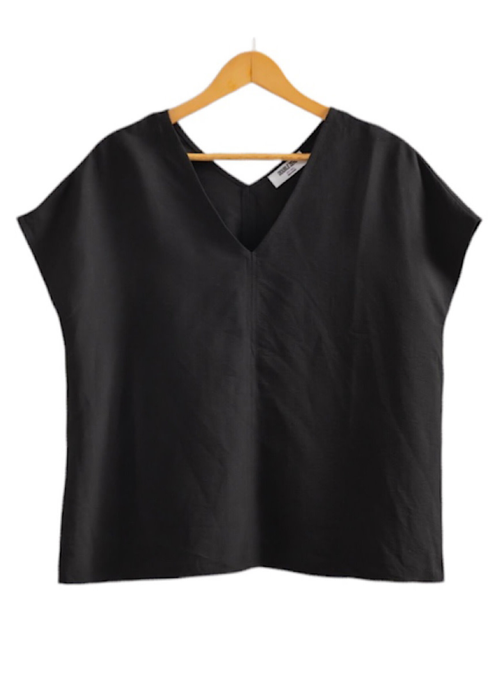 Black Woven V-Neck S/S Tunic Top
