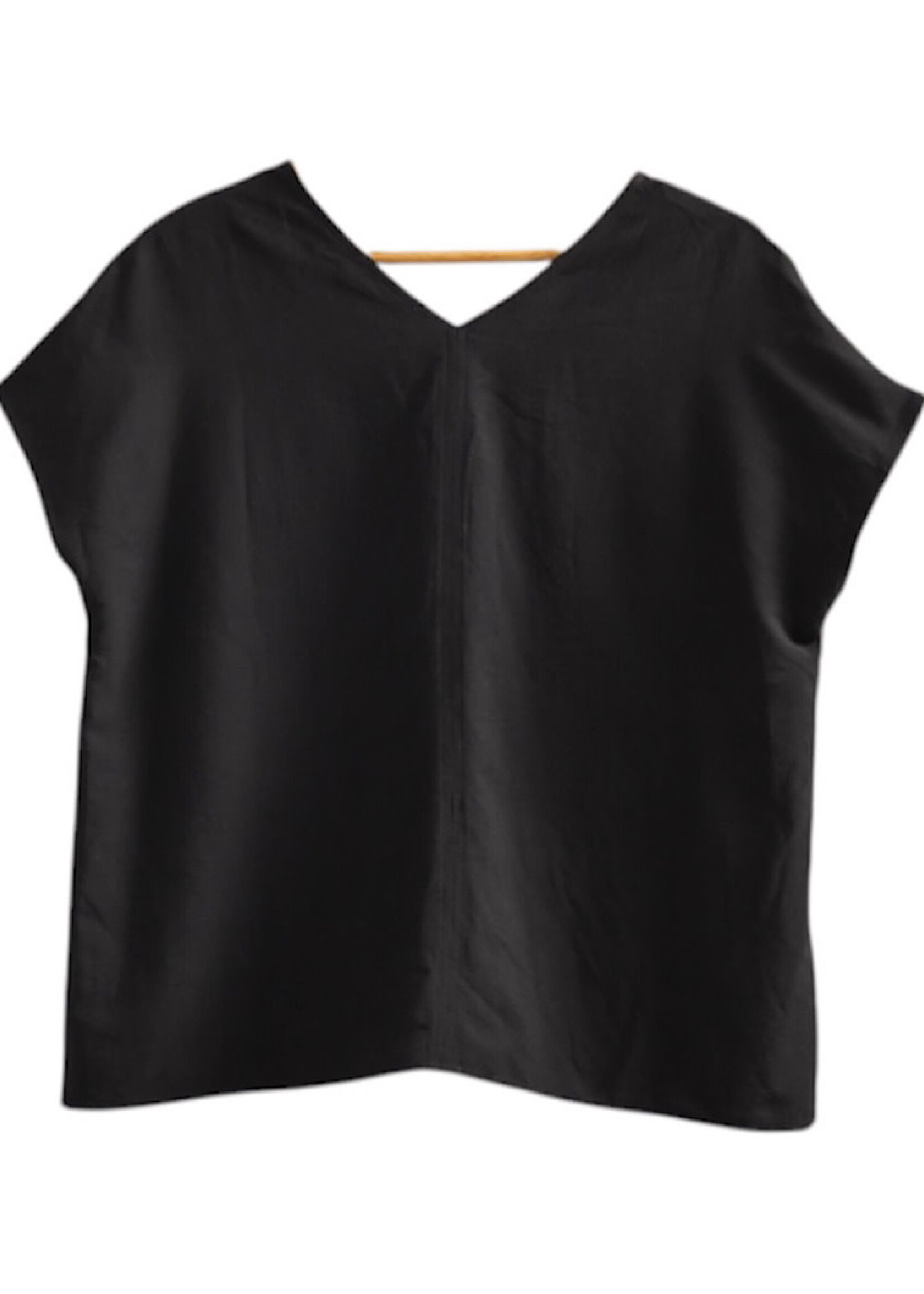 Black Woven V-Neck S/S Tunic Top